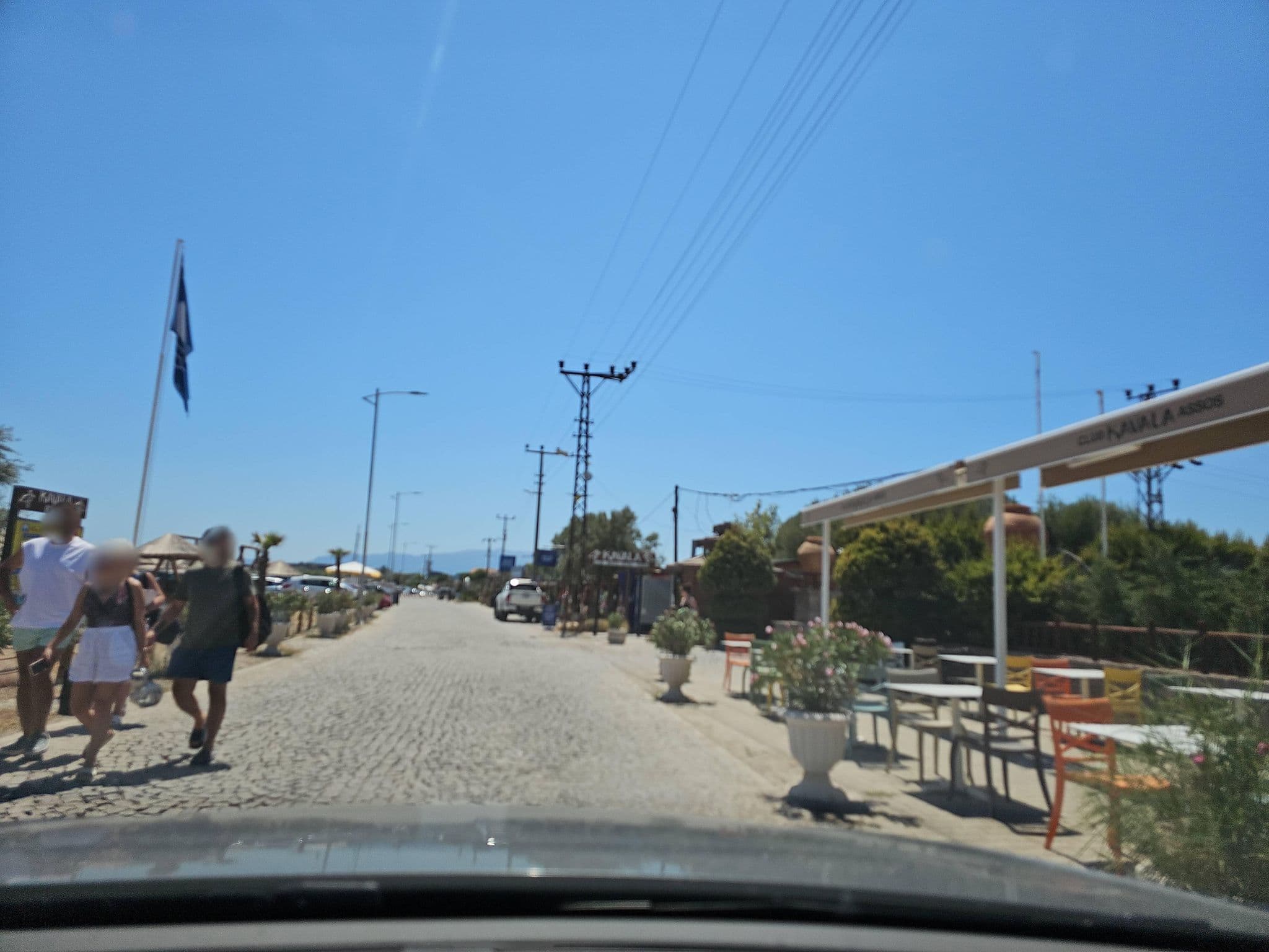 Street view near Clup Kavala Asos, Behram — © observer17 (CC BY-SA · Mapillary)