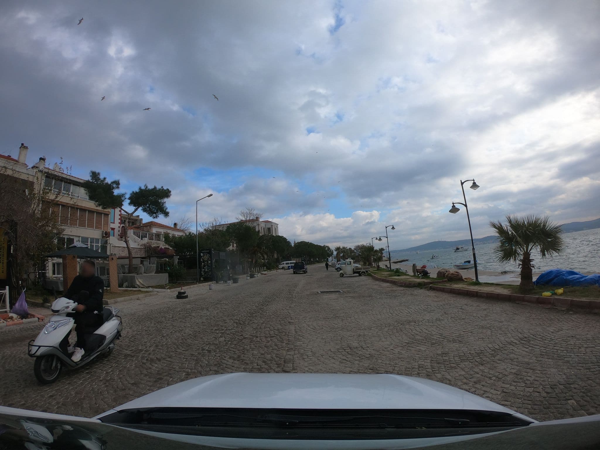 Street view near Cunda Life, Ayvalık — © asturksever (CC BY-SA · Mapillary)