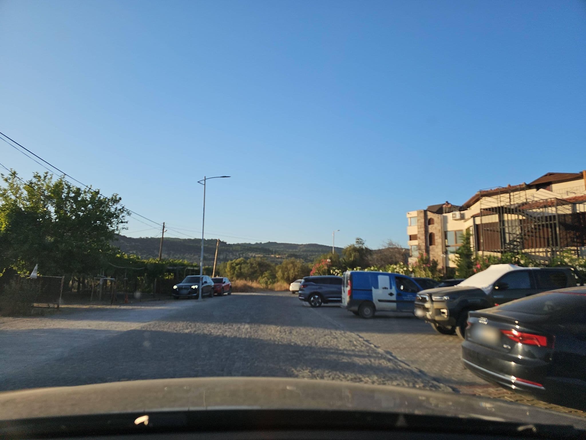 Street view near Assos Troy Beach Hotel, Behram — © observer17 (CC BY-SA · Mapillary)
