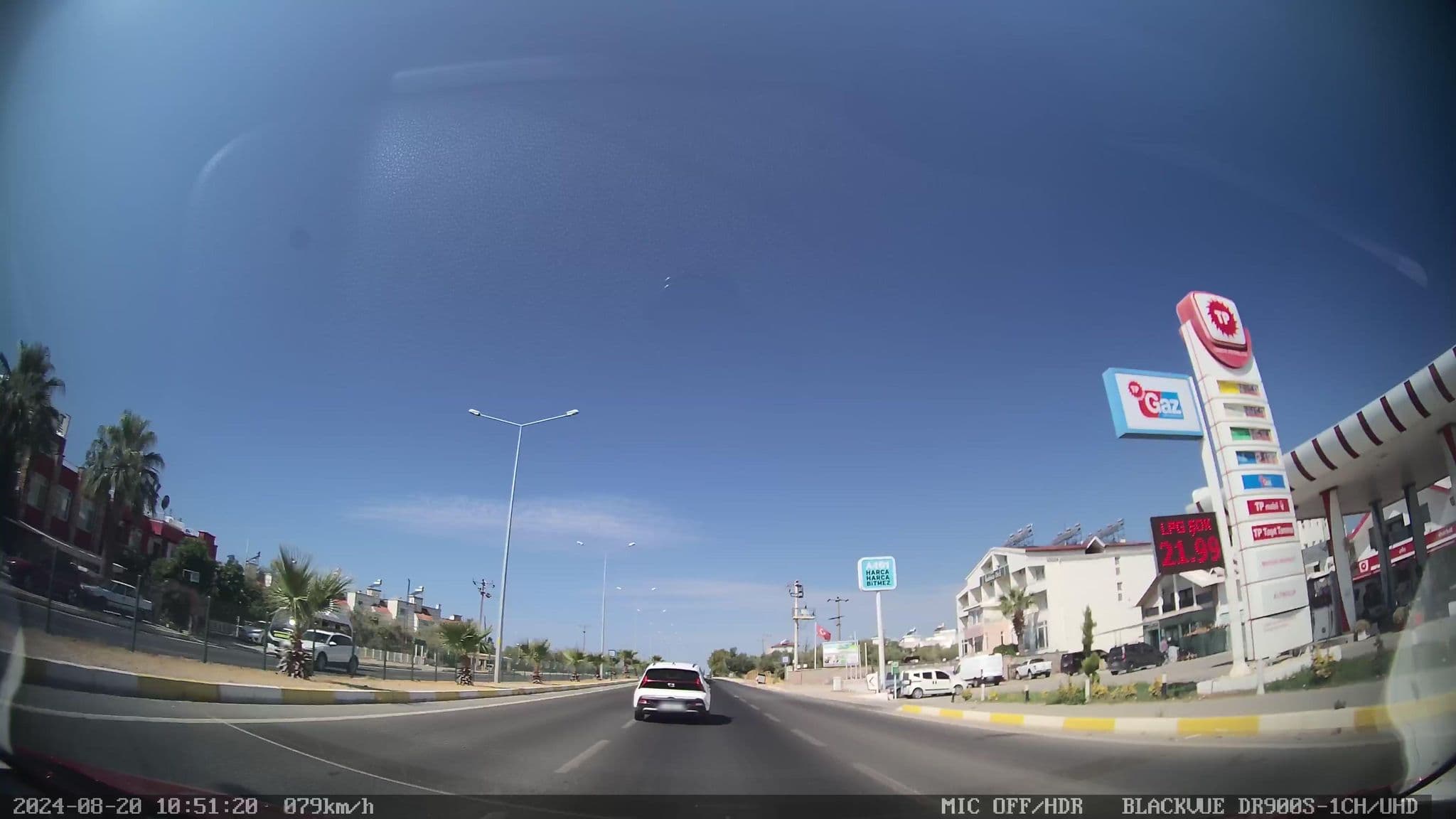 Street view near Raca Motel Pansiyon, Altınoluk — © unen (CC BY-SA · Mapillary)