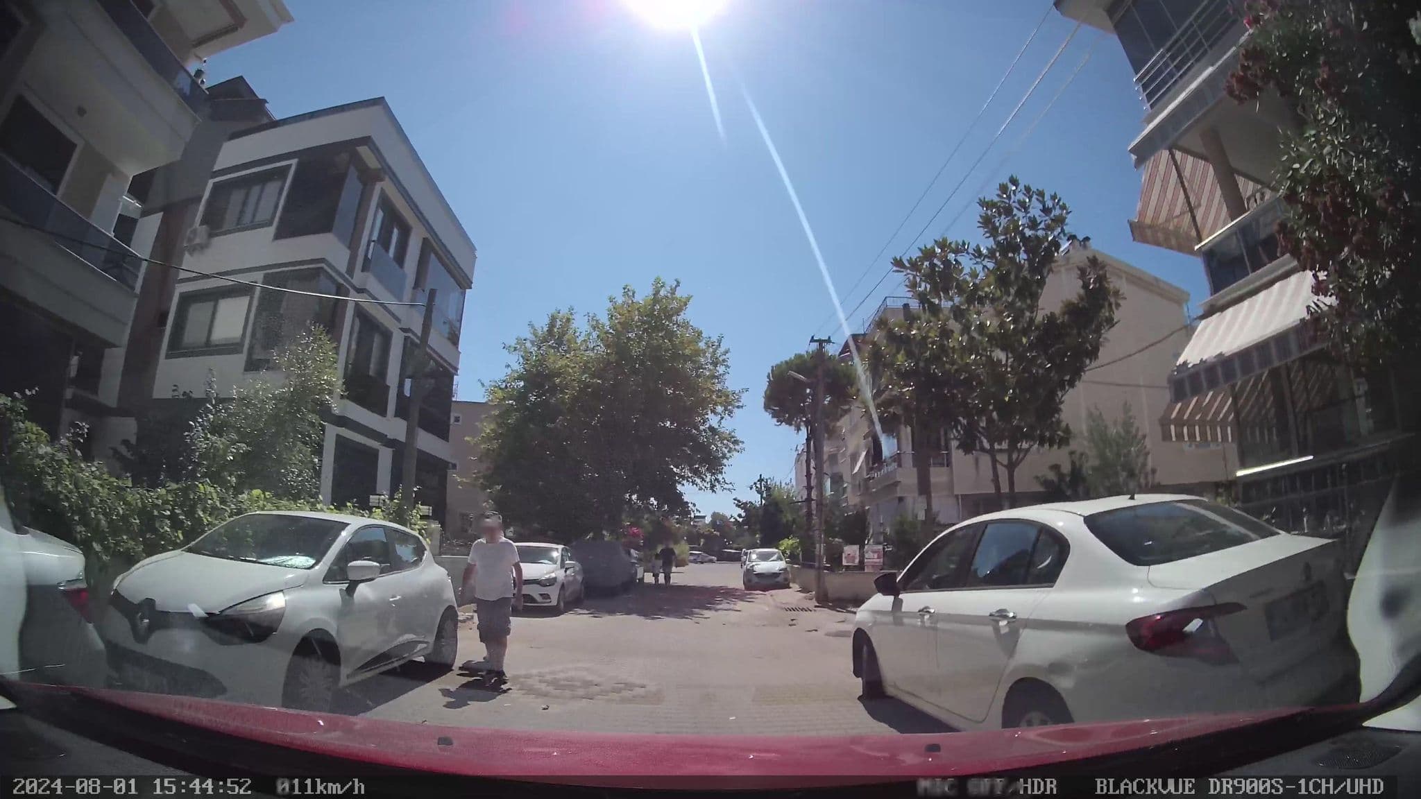 Street view near Yakamoz Yüzme Havuzu, Edremit — © unen (CC BY-SA · Mapillary)