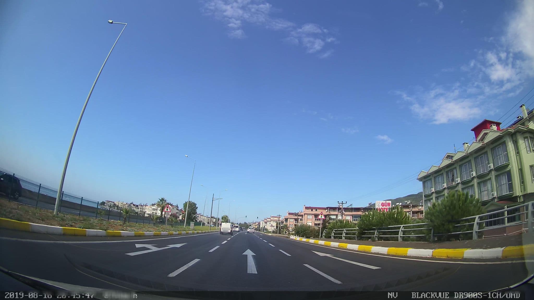 Street view near Gür Hotel Plaj, Altınoluk — © yercizenler (CC BY-SA · Mapillary)