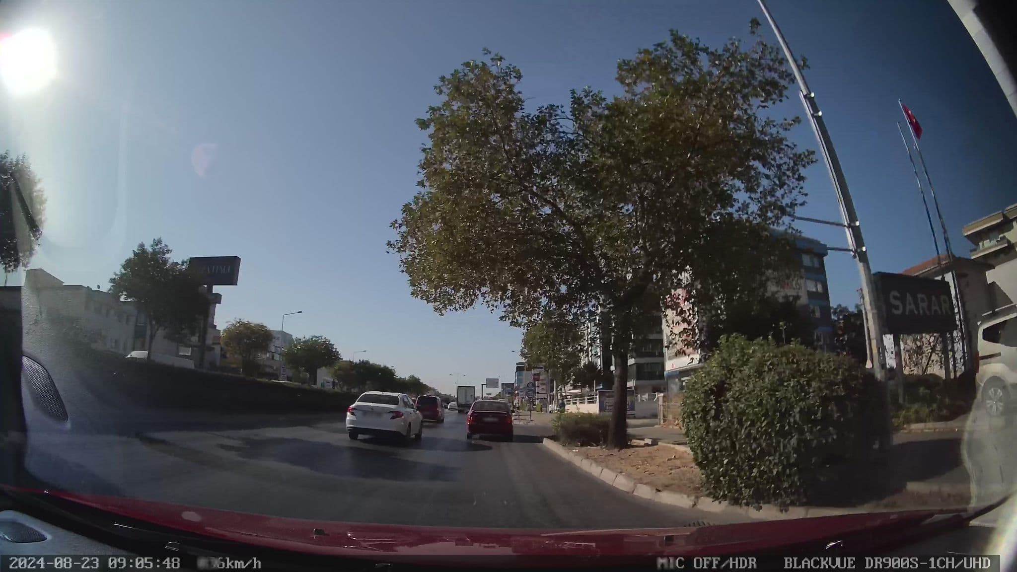 Street view near Trio Hotel-Mutfak, Karabağlar — © unen (CC BY-SA · Mapillary)