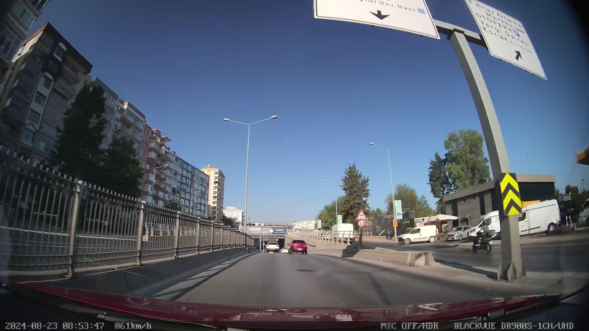 Street view near Gülcan Motel, Konak — © unen (CC BY-SA · Mapillary)