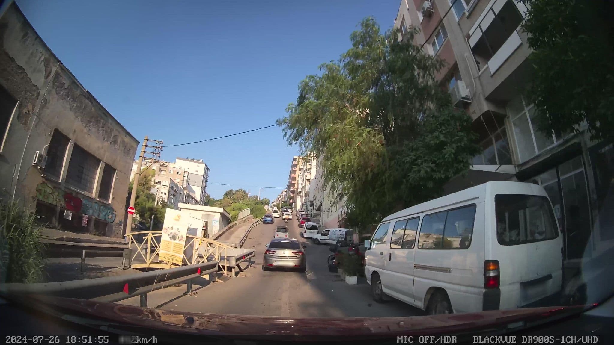 Street view near Onn Residece Boutique Otel, Konak — © unen (CC BY-SA · Mapillary)