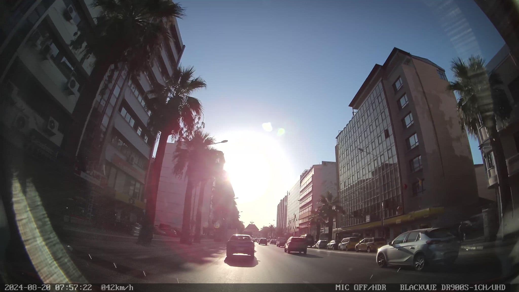 Street view near Otel Uşak Özlem, İzmir — © unen (CC BY-SA · Mapillary)