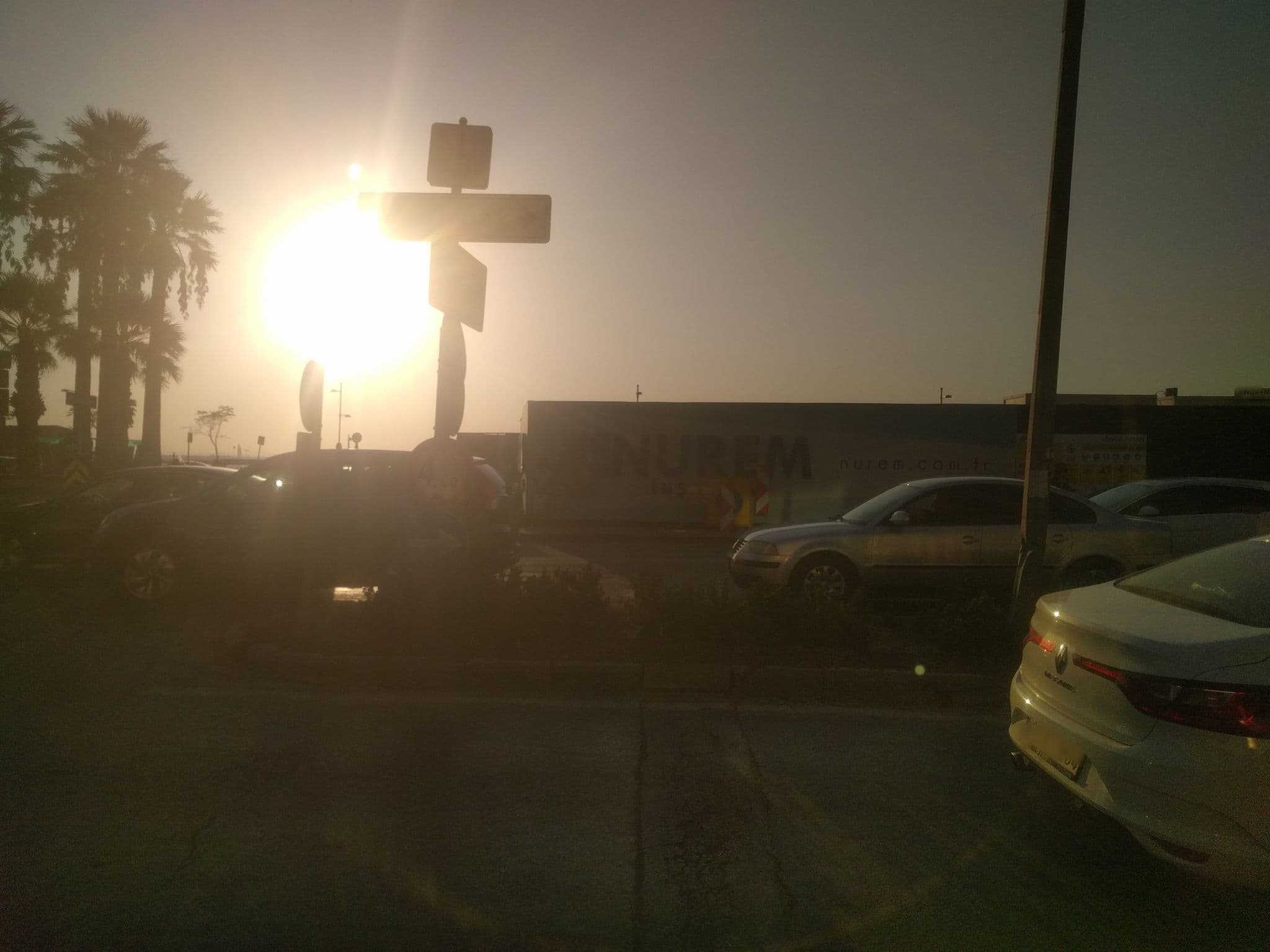 Street view near Marriott Swimming Pool, İzmir — © ubenzer (CC BY-SA · Mapillary)