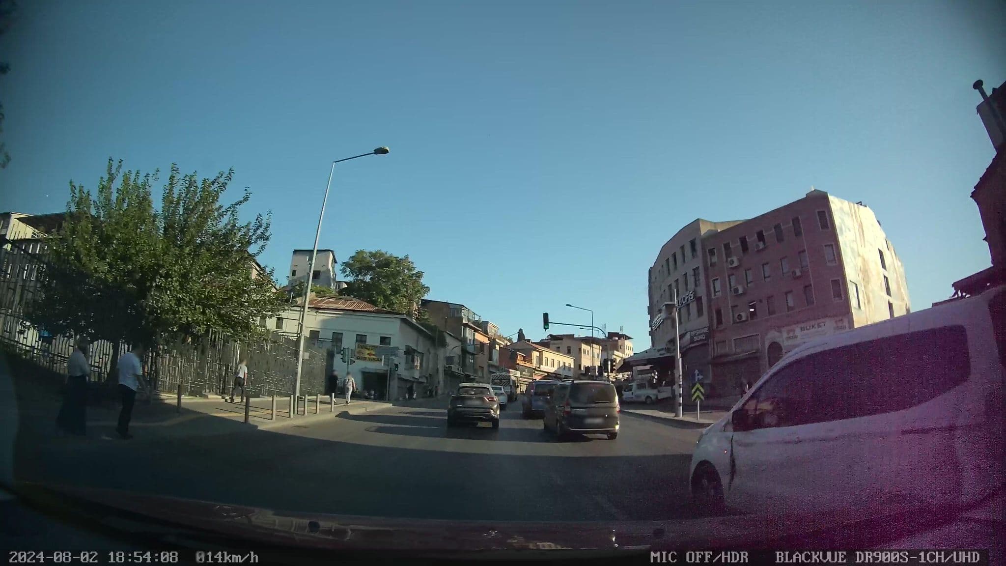 Street view near Tatil Tempo, İzmir — © unen (CC BY-SA · Mapillary)