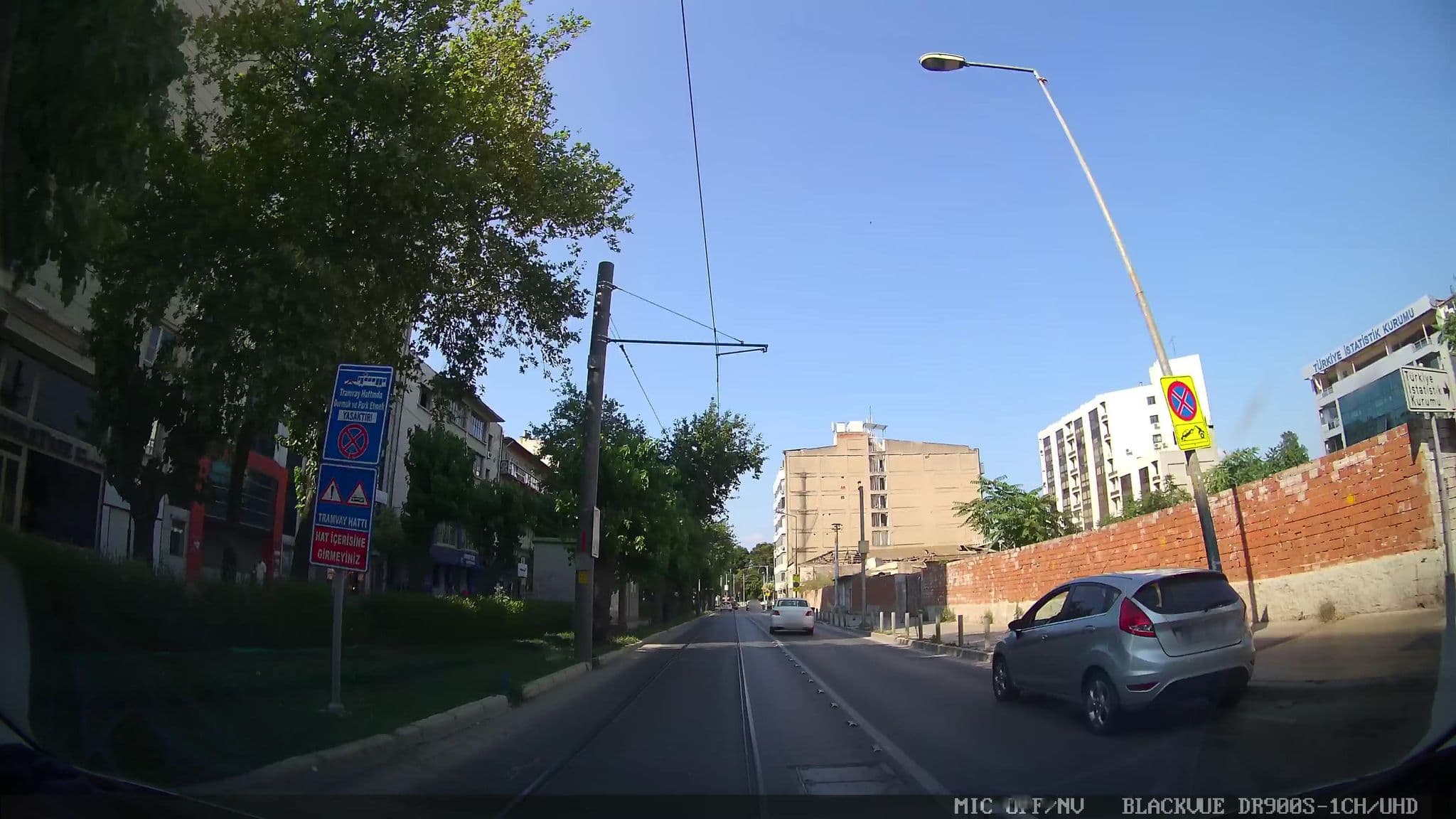 Street view near Doubletree By Hilton Hotel Izmir - Alsancak, İzmir — © asturksever (CC BY-SA · Mapillary)
