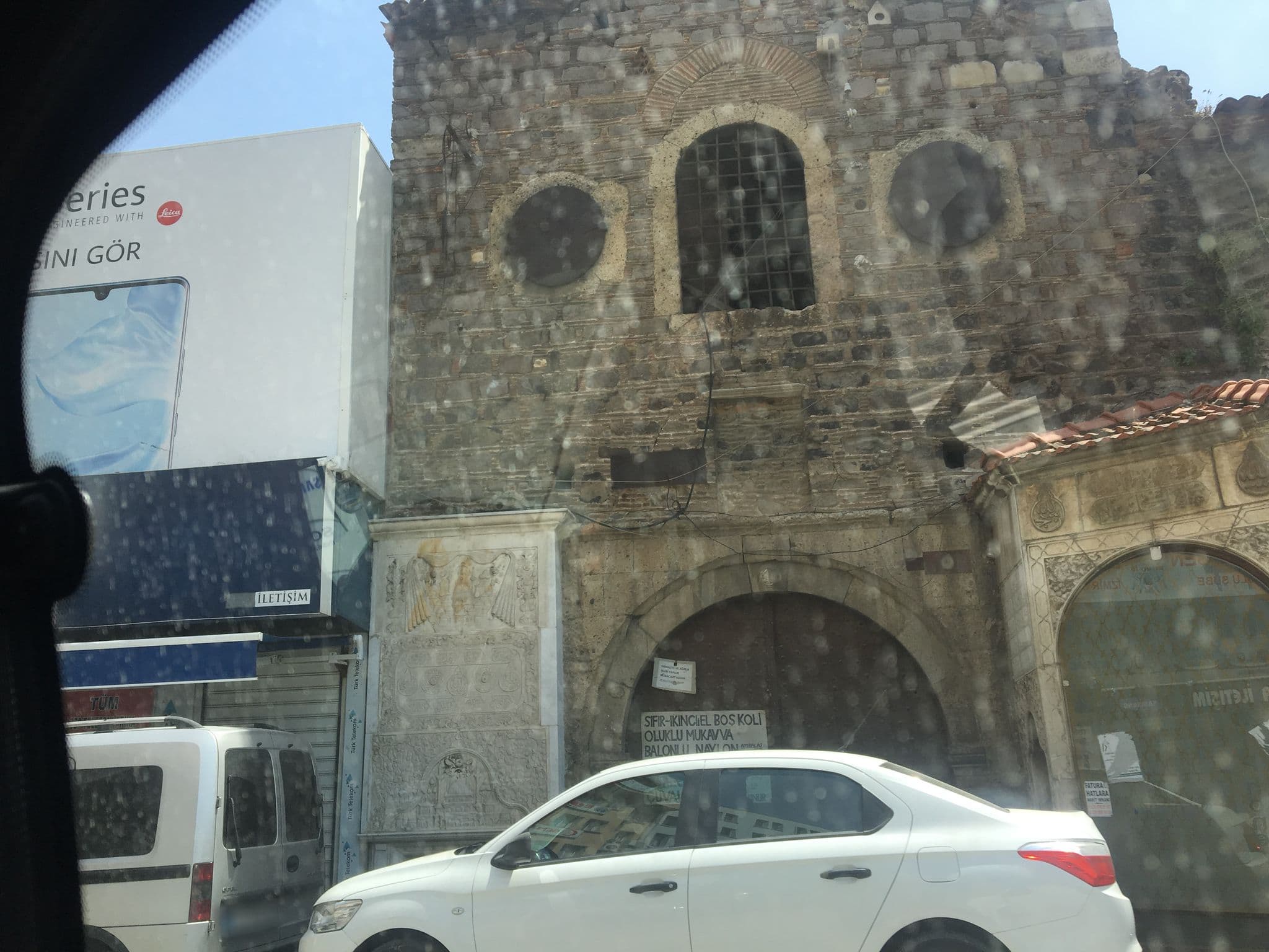 Street view near Envoy Otel İzmir, İzmir — © oykukayaa (CC BY-SA · Mapillary)
