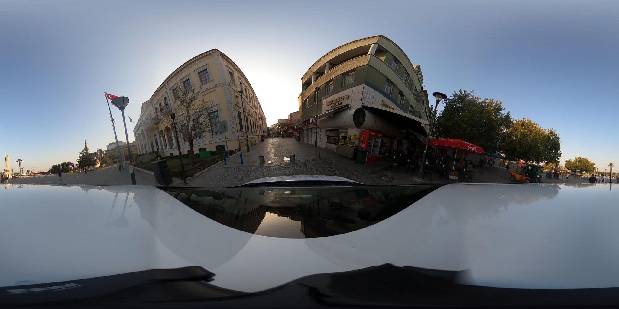 Street view near mom hotel, İzmir — © argeyenilik (CC BY-SA · Mapillary)
