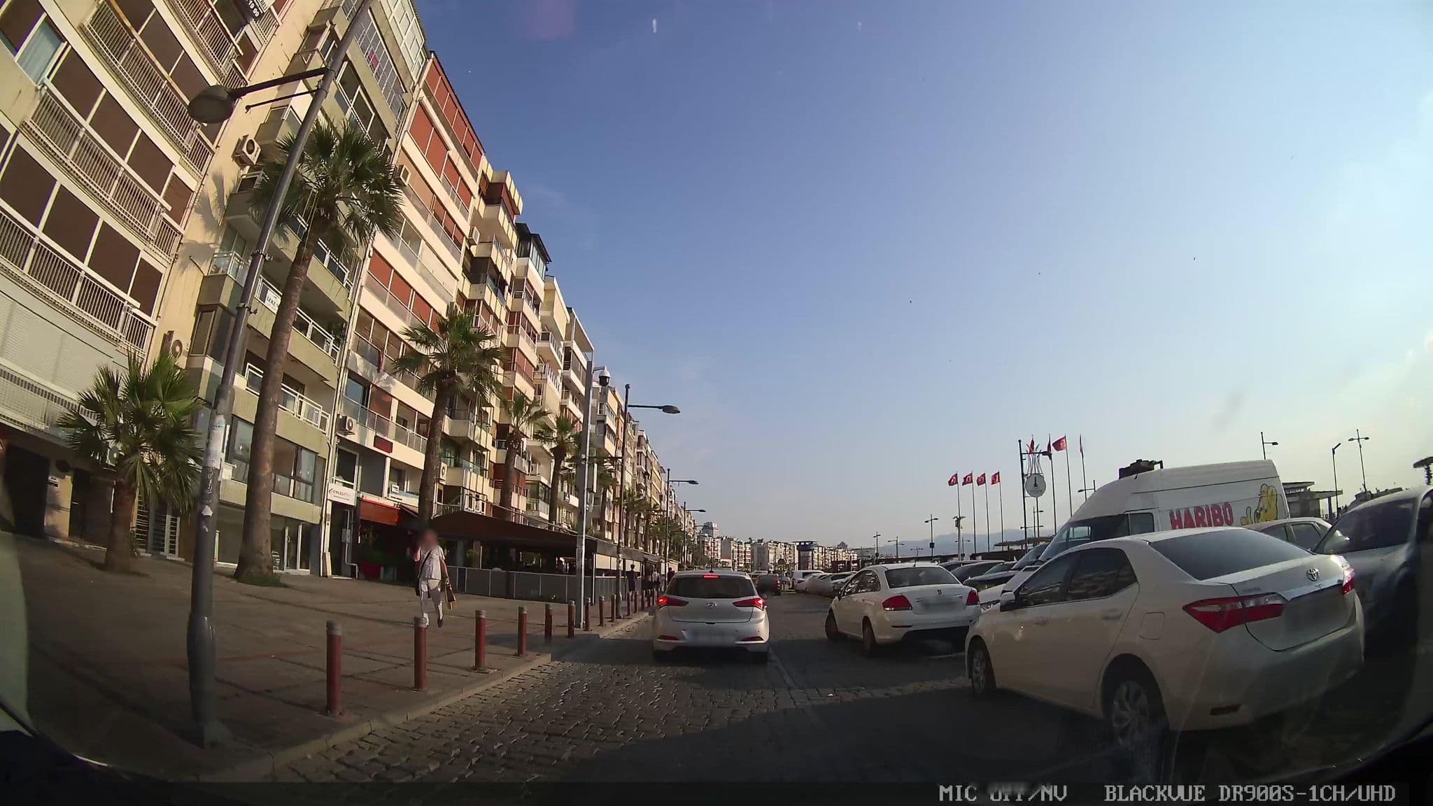 Street view near Vera Otel, İzmir — © asturksever (CC BY-SA · Mapillary)