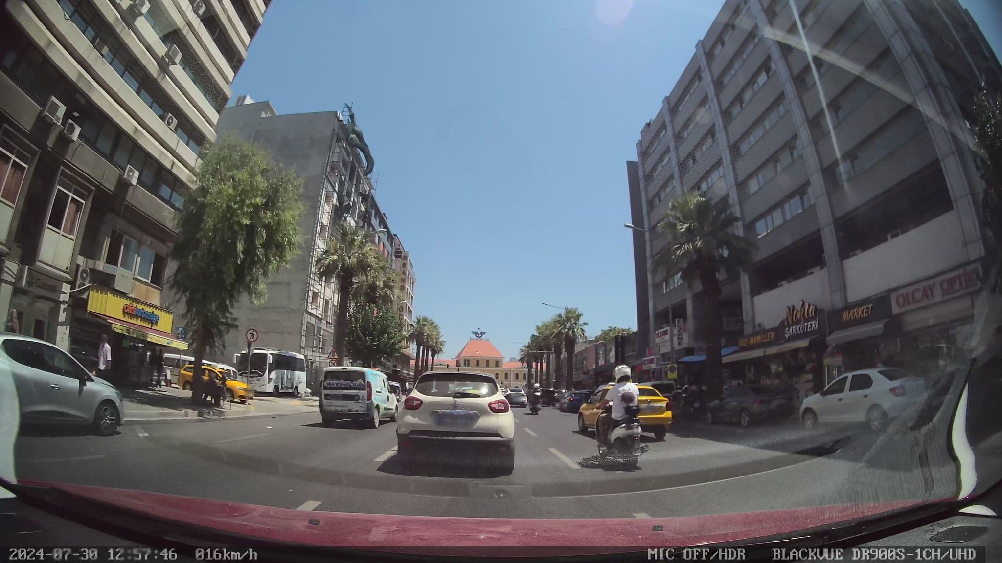 Street view near Smart Otel, İzmir — © unen (CC BY-SA · Mapillary)