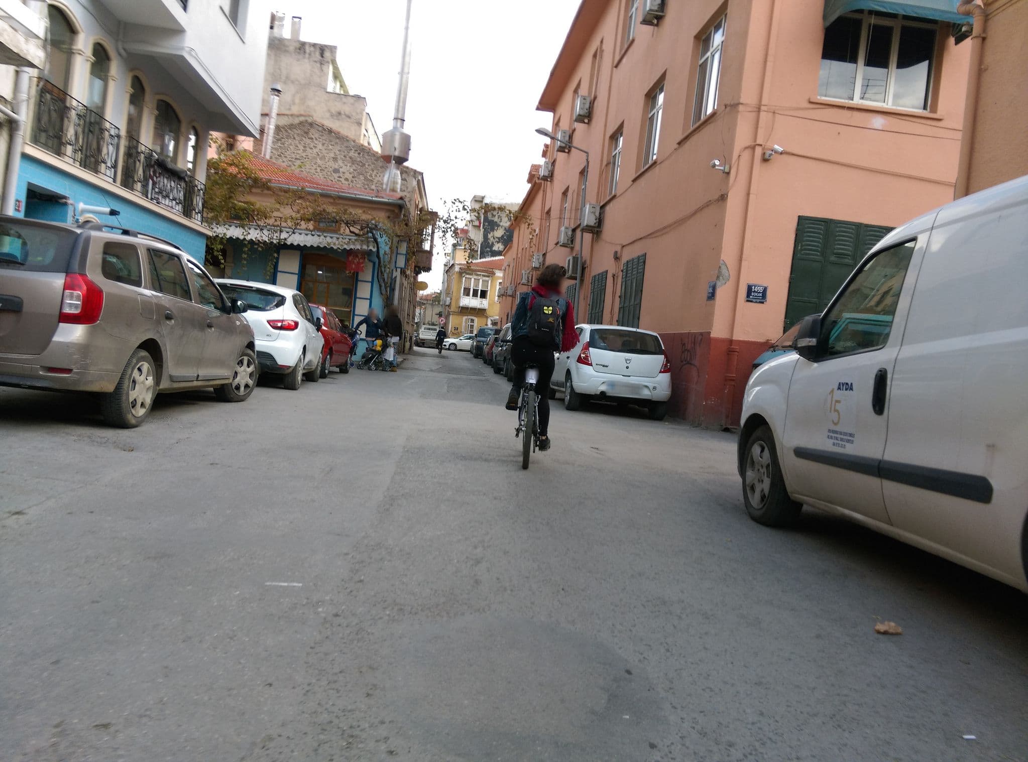 Street view near Shantihome, İzmir — © bebs (CC BY-SA · Mapillary)