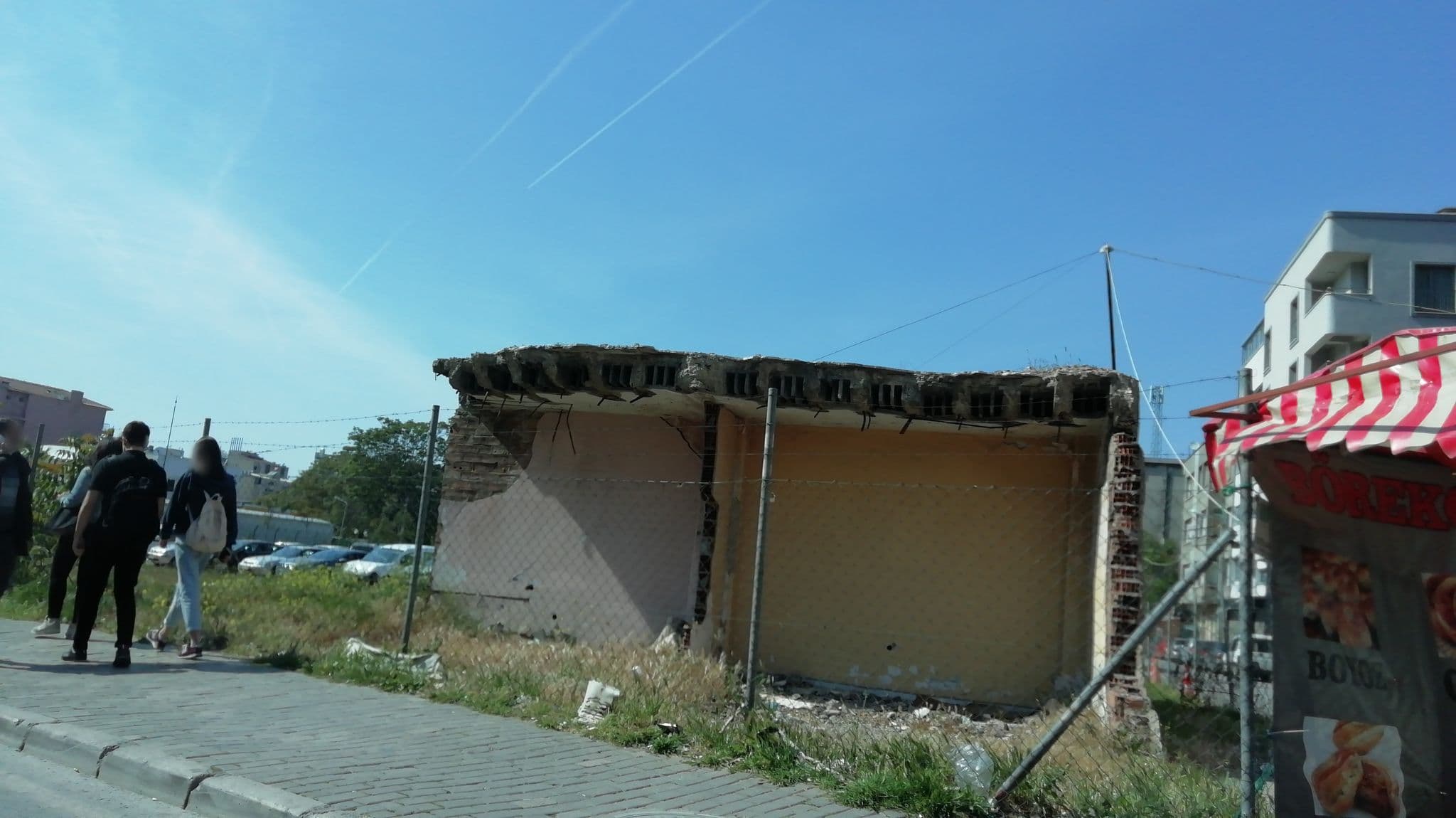 Street view near Arya Otel, İzmir — © okansafak (CC BY-SA · Mapillary)
