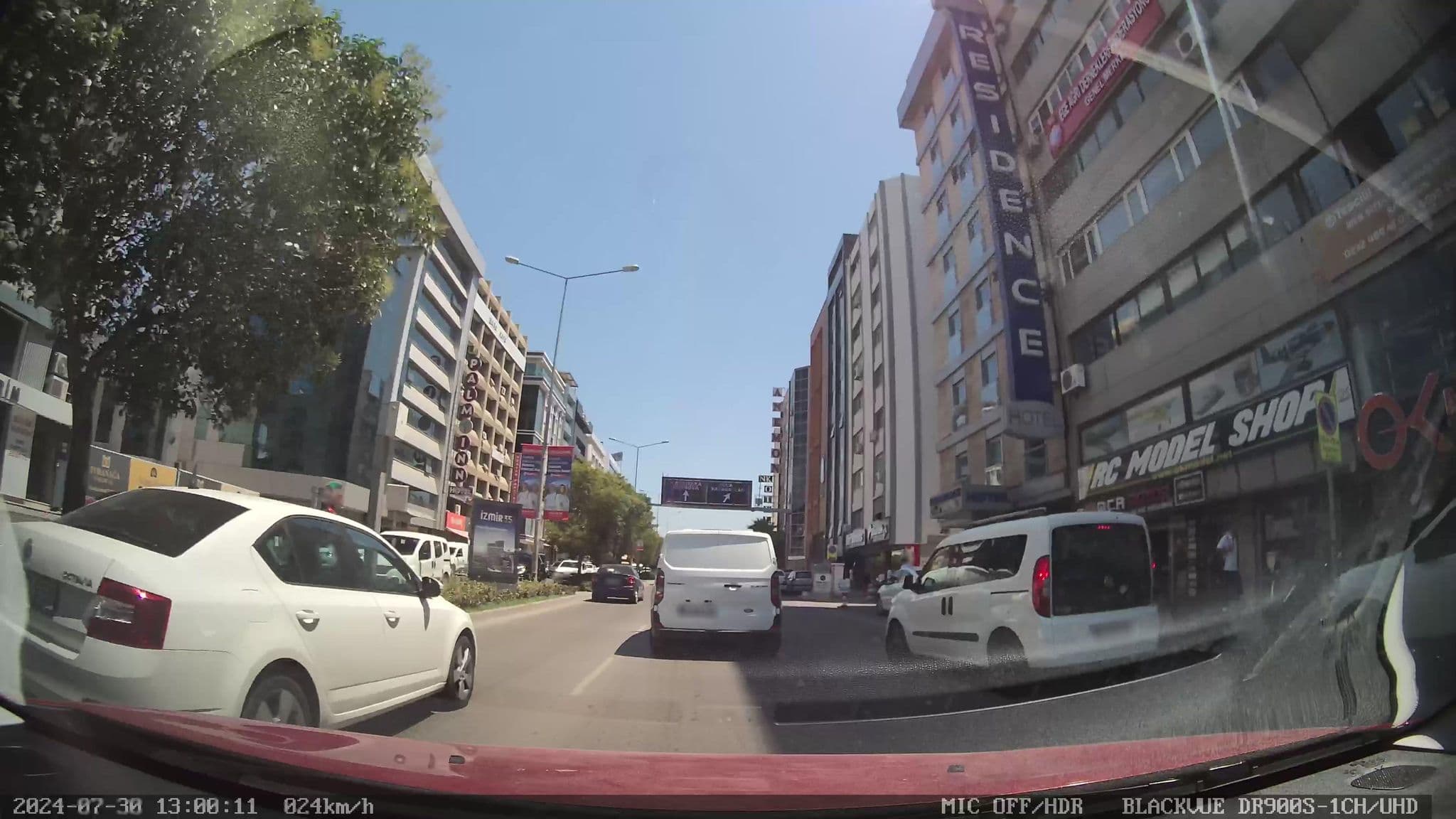 Street view near Residence Hotel Izmir, İzmir — © unen (CC BY-SA · Mapillary)