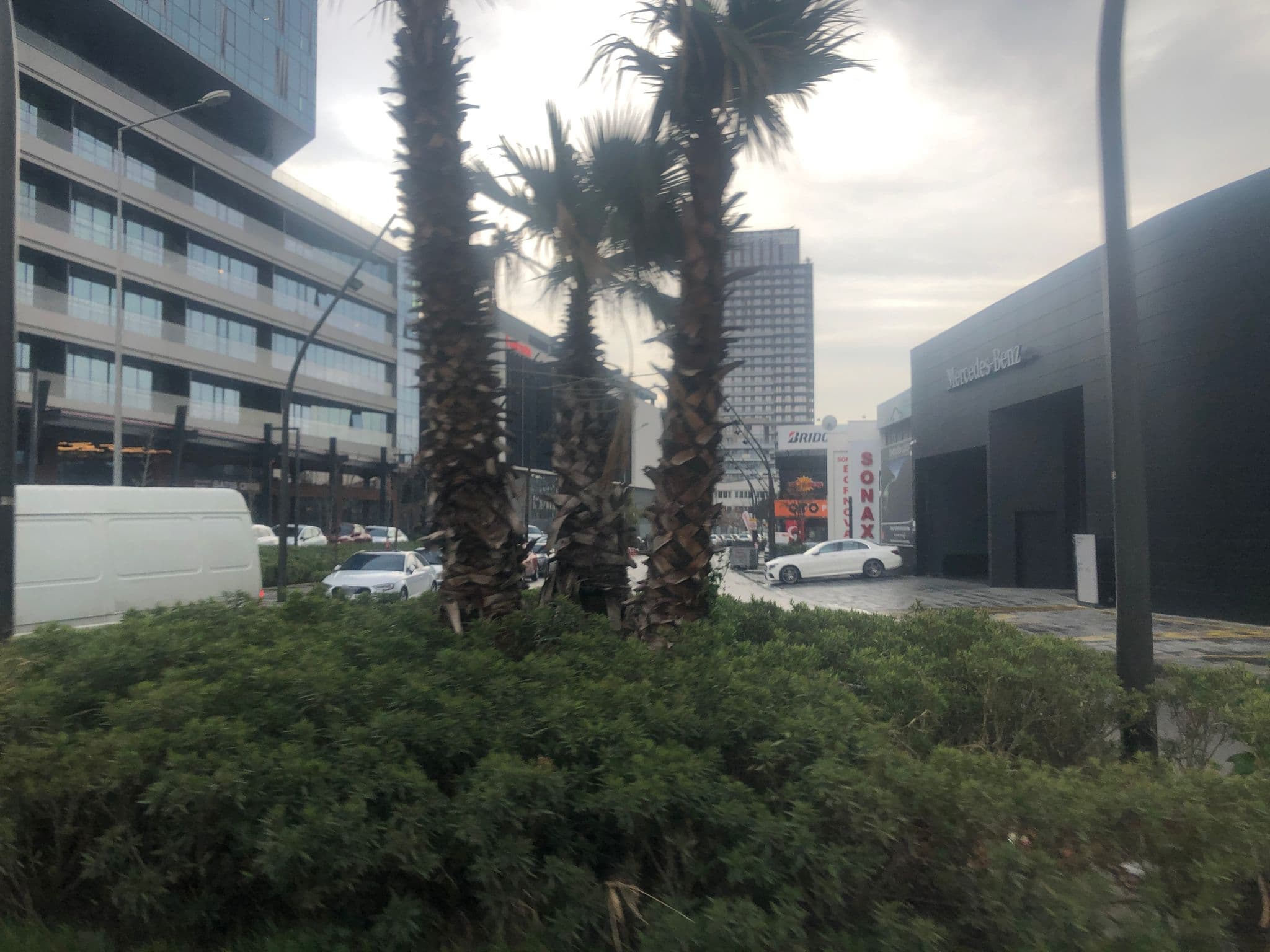 Street view near Inovas Vava, İzmir — © hilalla (CC BY-SA · Mapillary)