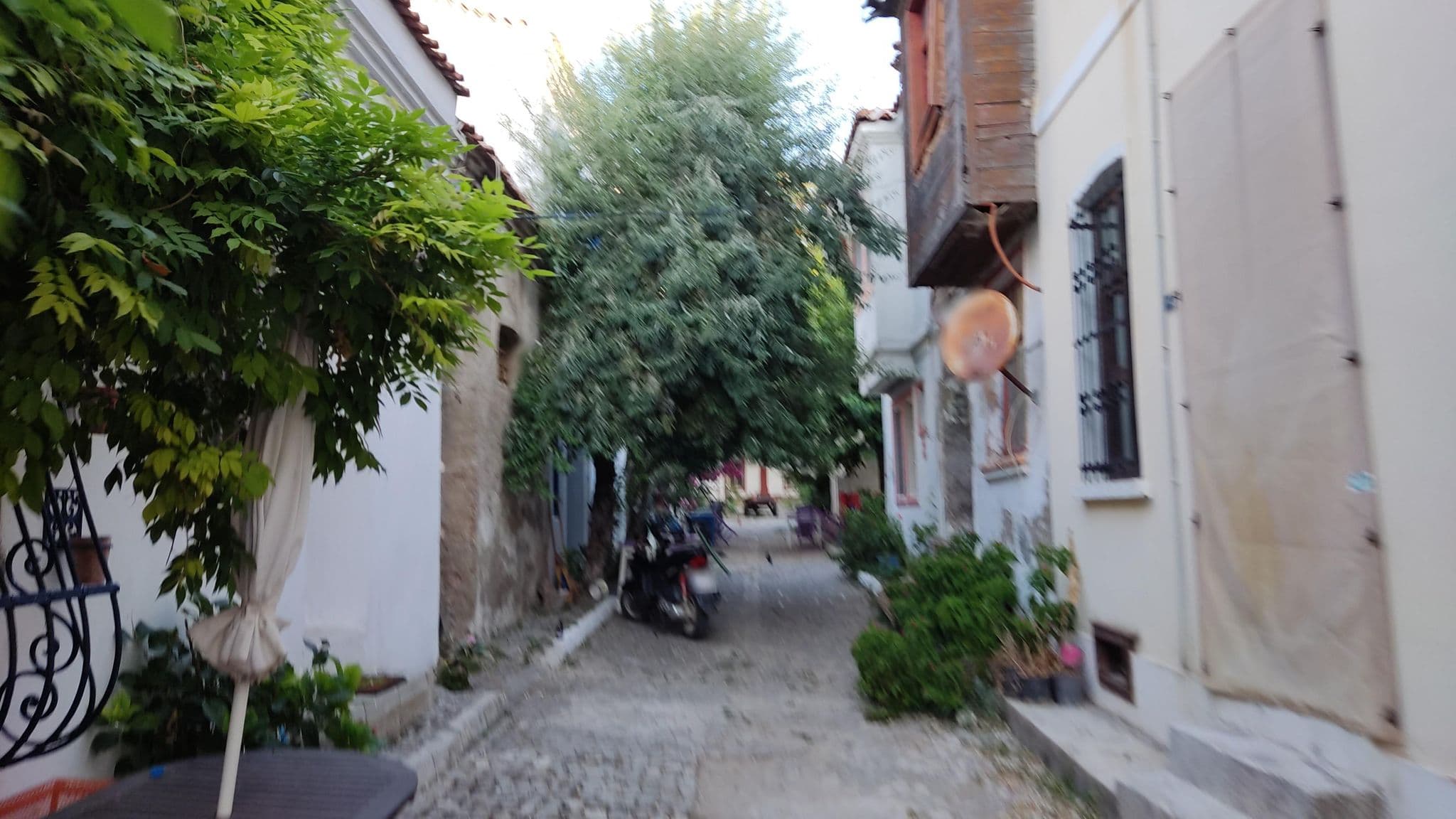 Street view near Mürevi Otel, Bozcaada — © orkut (CC BY-SA · Mapillary)