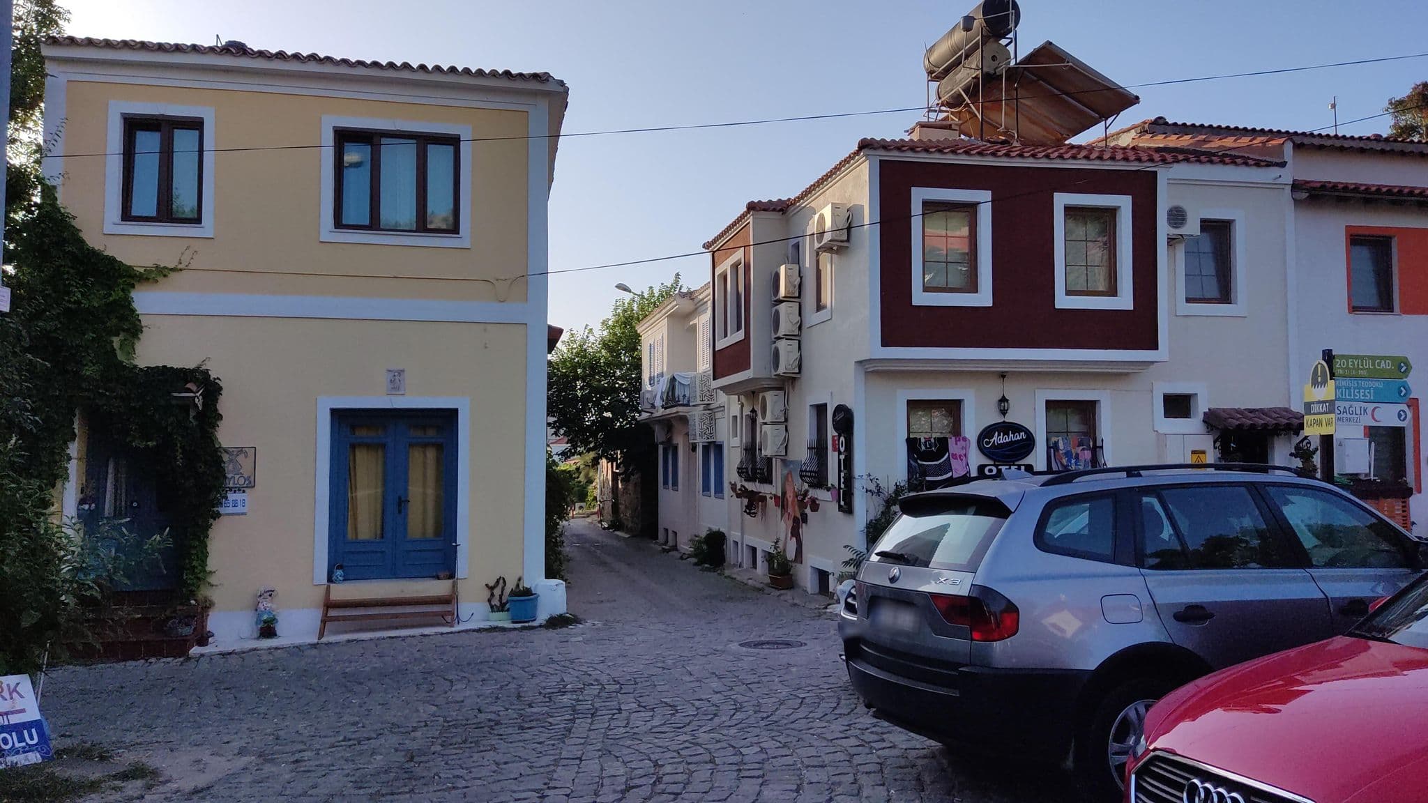 Street view near Mavi Beyaz Butik Otel, Bozcaada — © orkut (CC BY-SA · Mapillary)