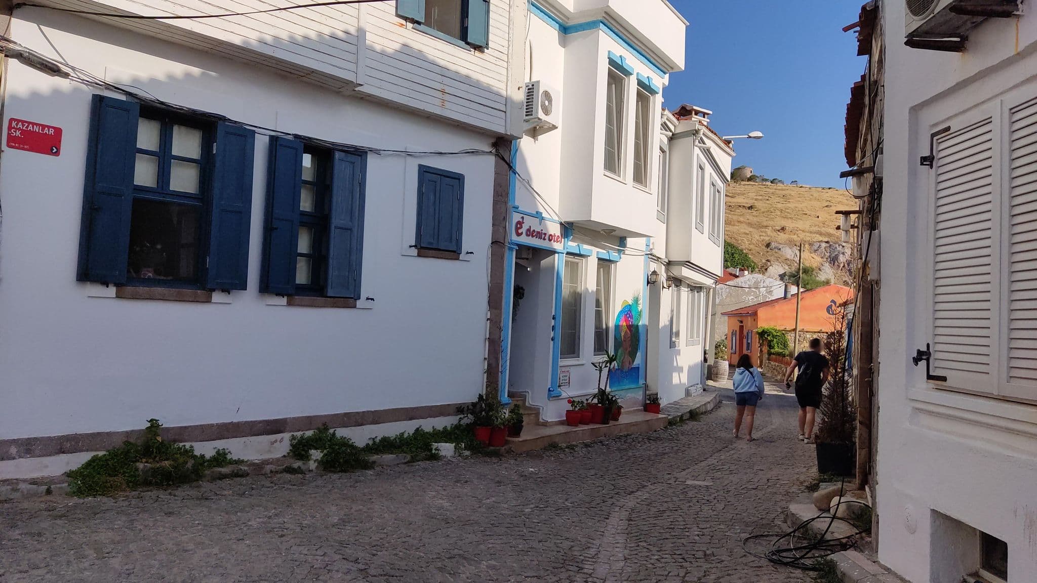 Street view near e2 Deniz Otel, Bozcaada — © orkut (CC BY-SA · Mapillary)