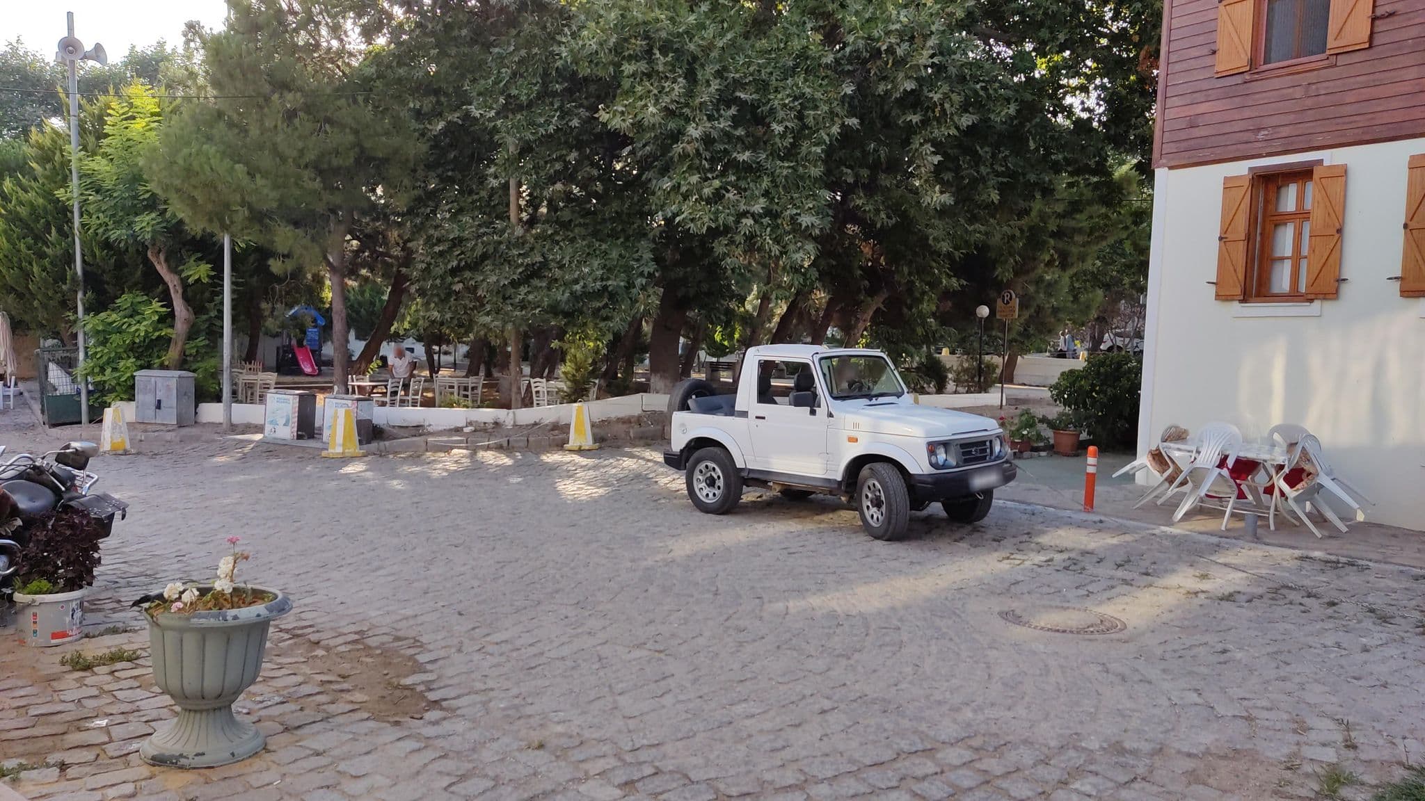 Street view near melek pansiyon, Bozcaada — © orkut (CC BY-SA · Mapillary)