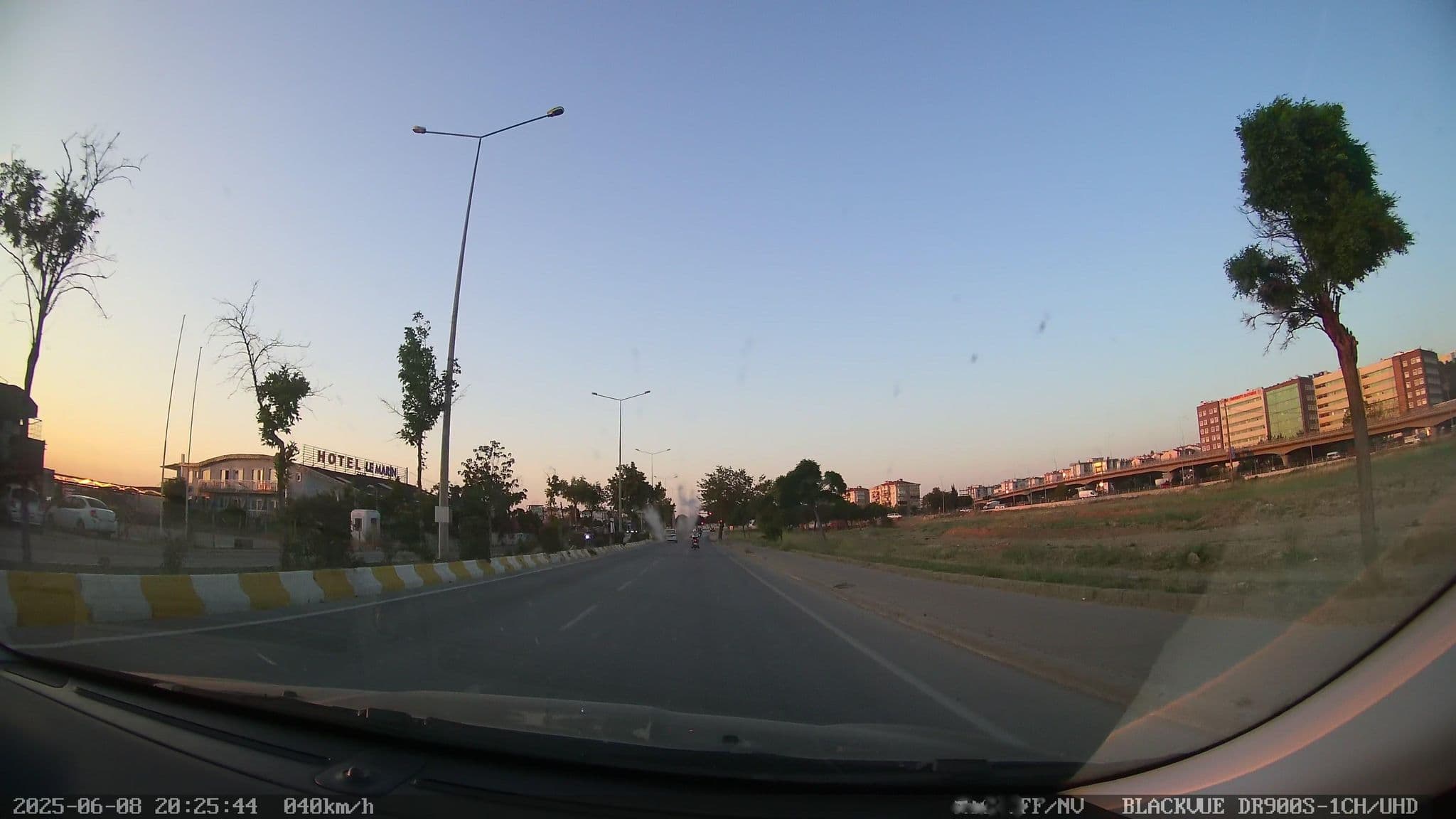 Street view near Hotellemarin, Çanakkale — © Zafer (CC BY-SA · Mapillary)