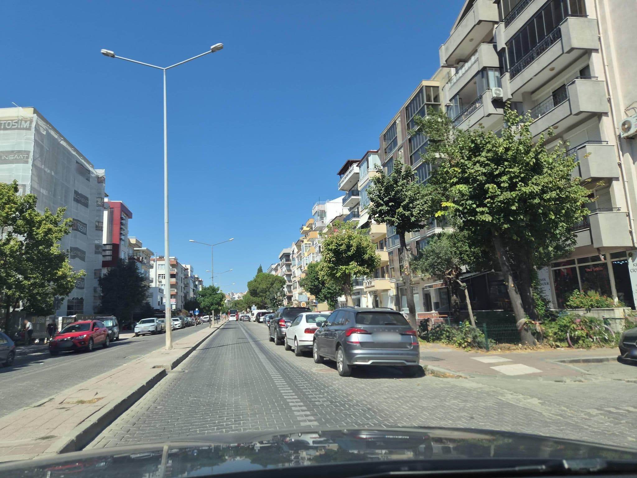 Street view near Oytun Hotel, Çanakkale — © observer17 (CC BY-SA · Mapillary)
