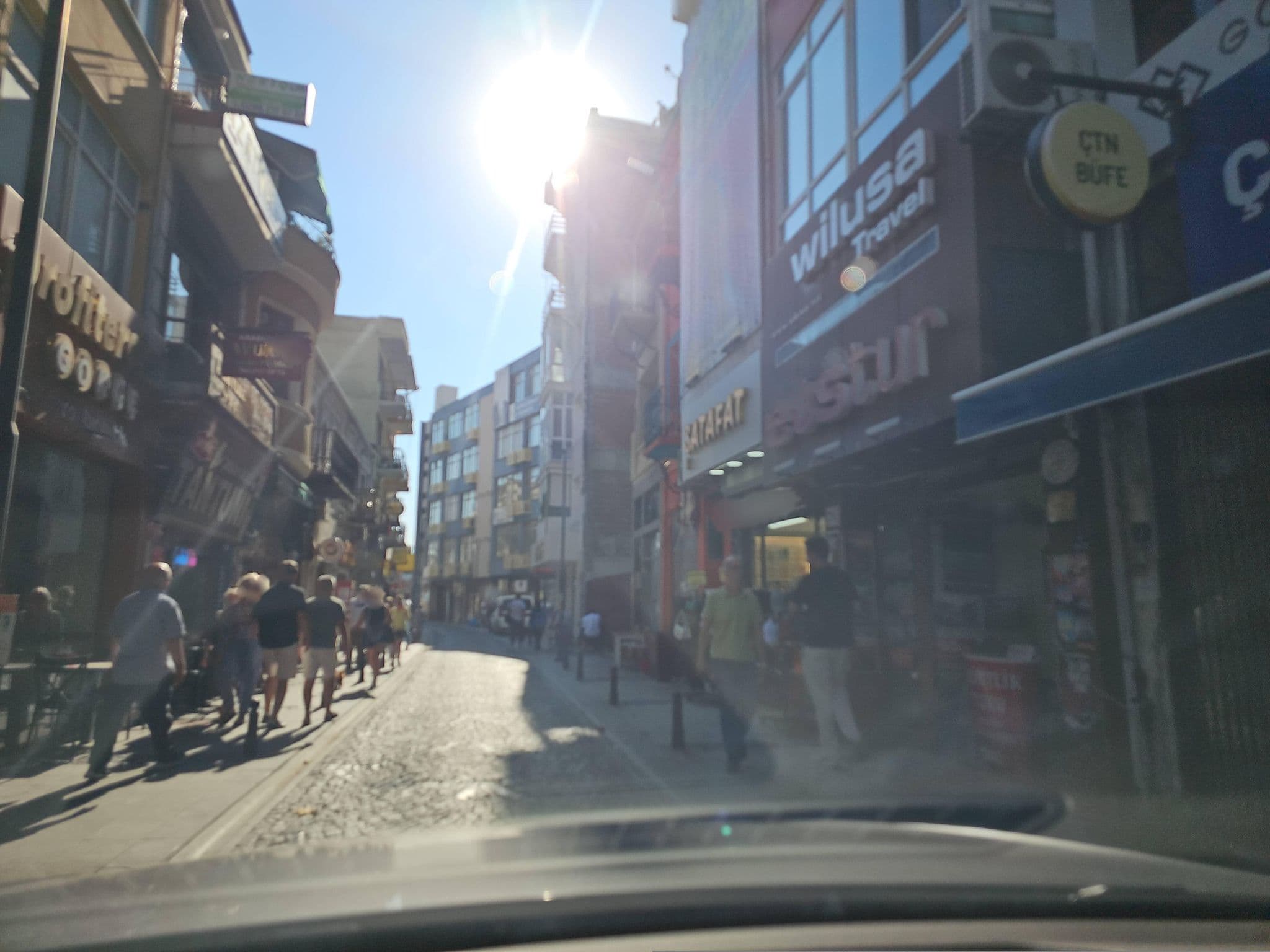 Street view near Limani Hotel, Çanakkale — © observer17 (CC BY-SA · Mapillary)