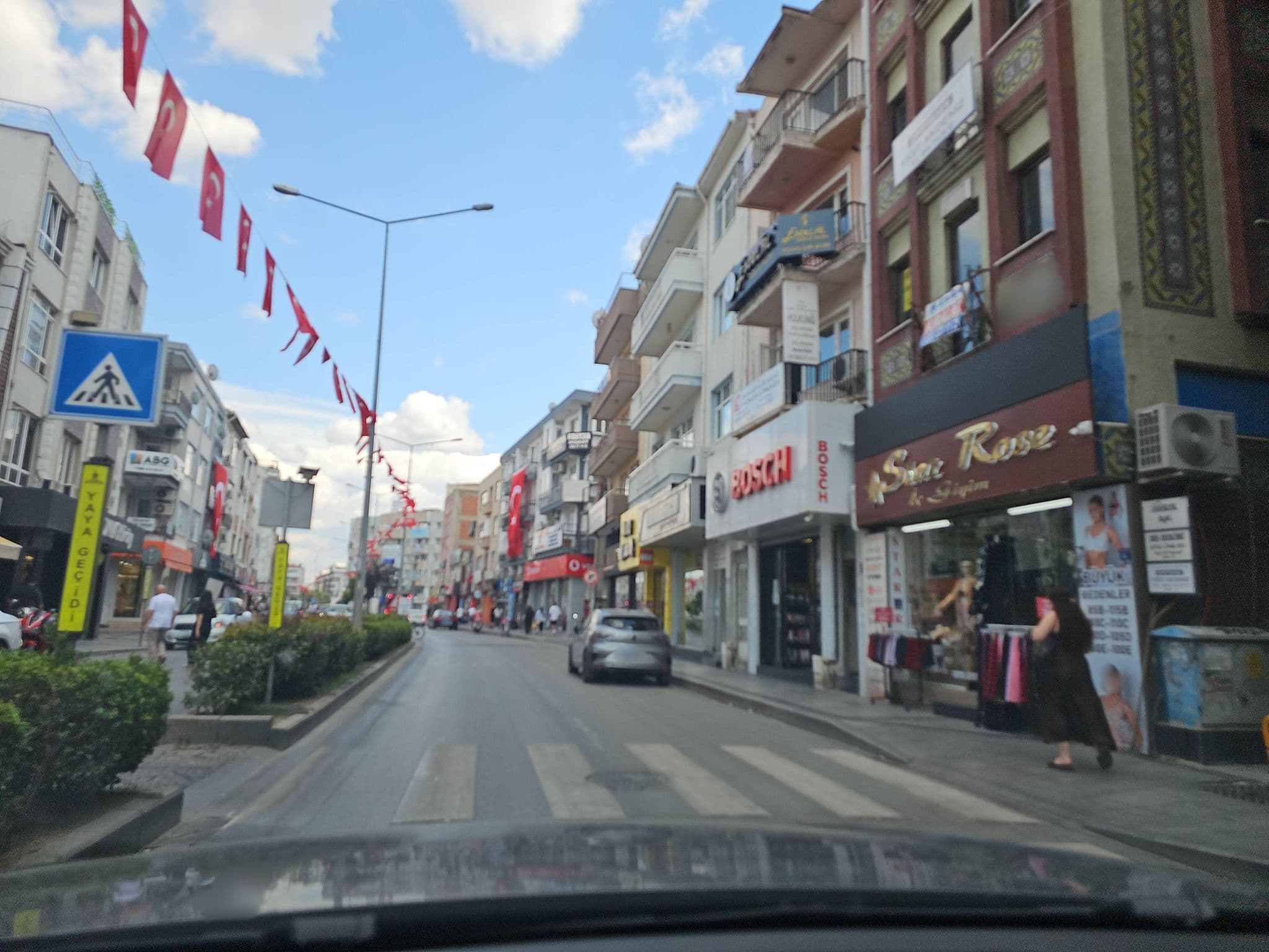 Street view near Yalı Otel, Çanakkale — © observer17 (CC BY-SA · Mapillary)
