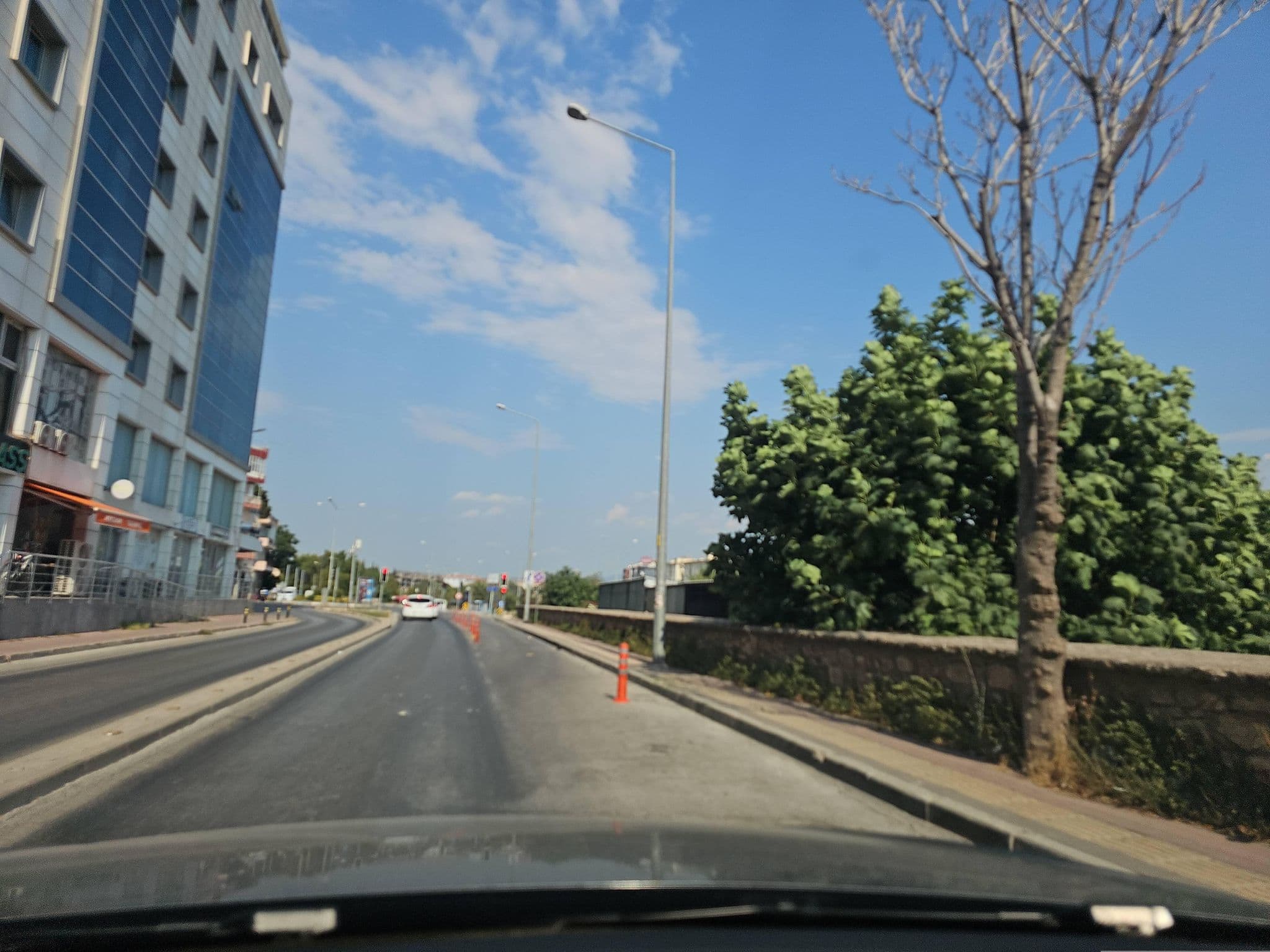 Street view near Parion Hotel, Çanakkale — © observer17 (CC BY-SA · Mapillary)