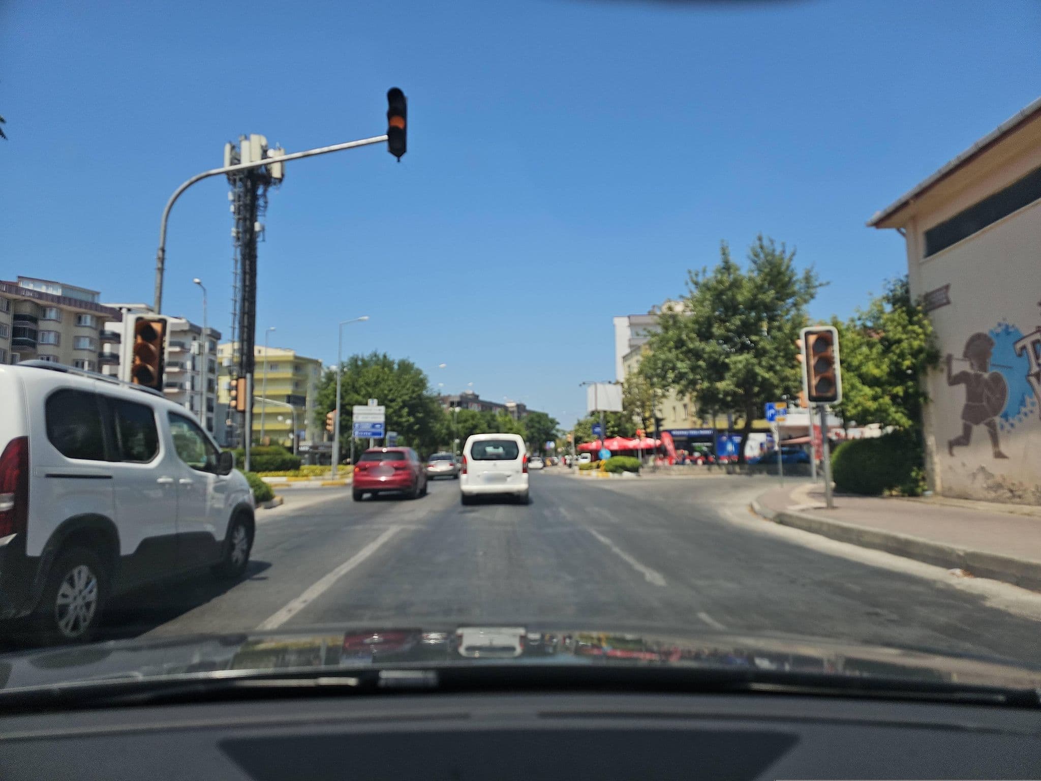 Street view near 2002, Çanakkale — © observer17 (CC BY-SA · Mapillary)