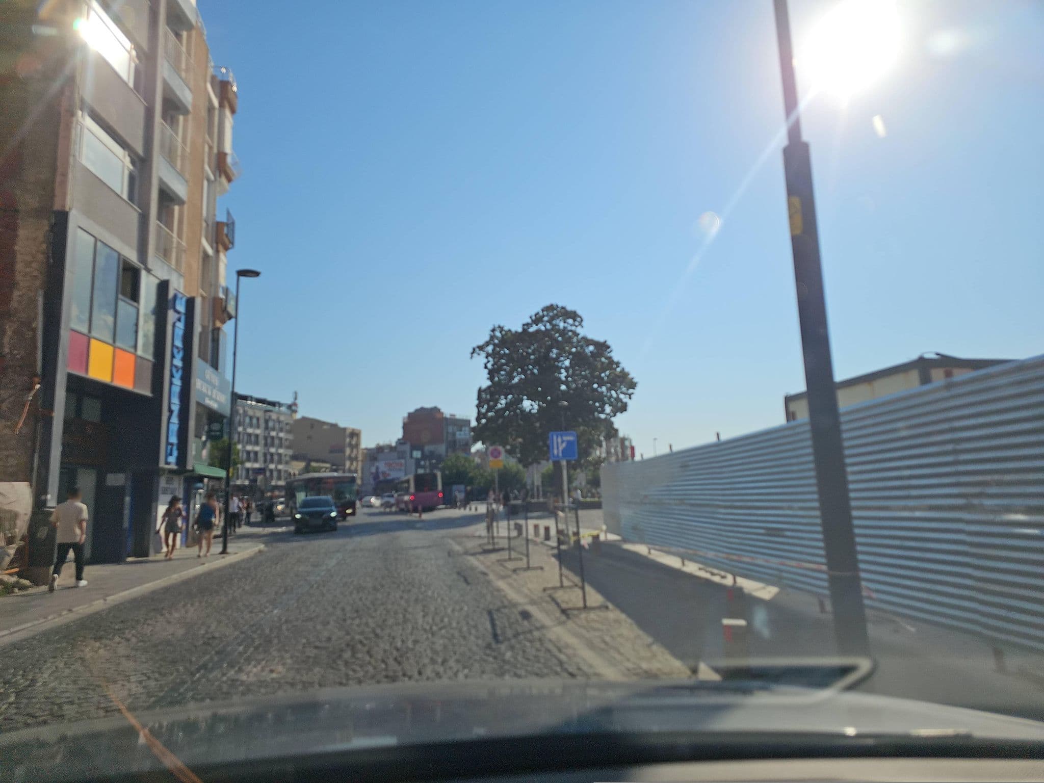 Street view near Anafartalar Otel, Çanakkale — © observer17 (CC BY-SA · Mapillary)