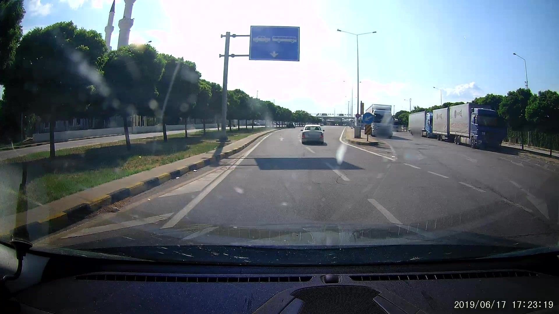 Street view near Hotel Gem Sultan, Edirne — © healixx (CC BY-SA · Mapillary)