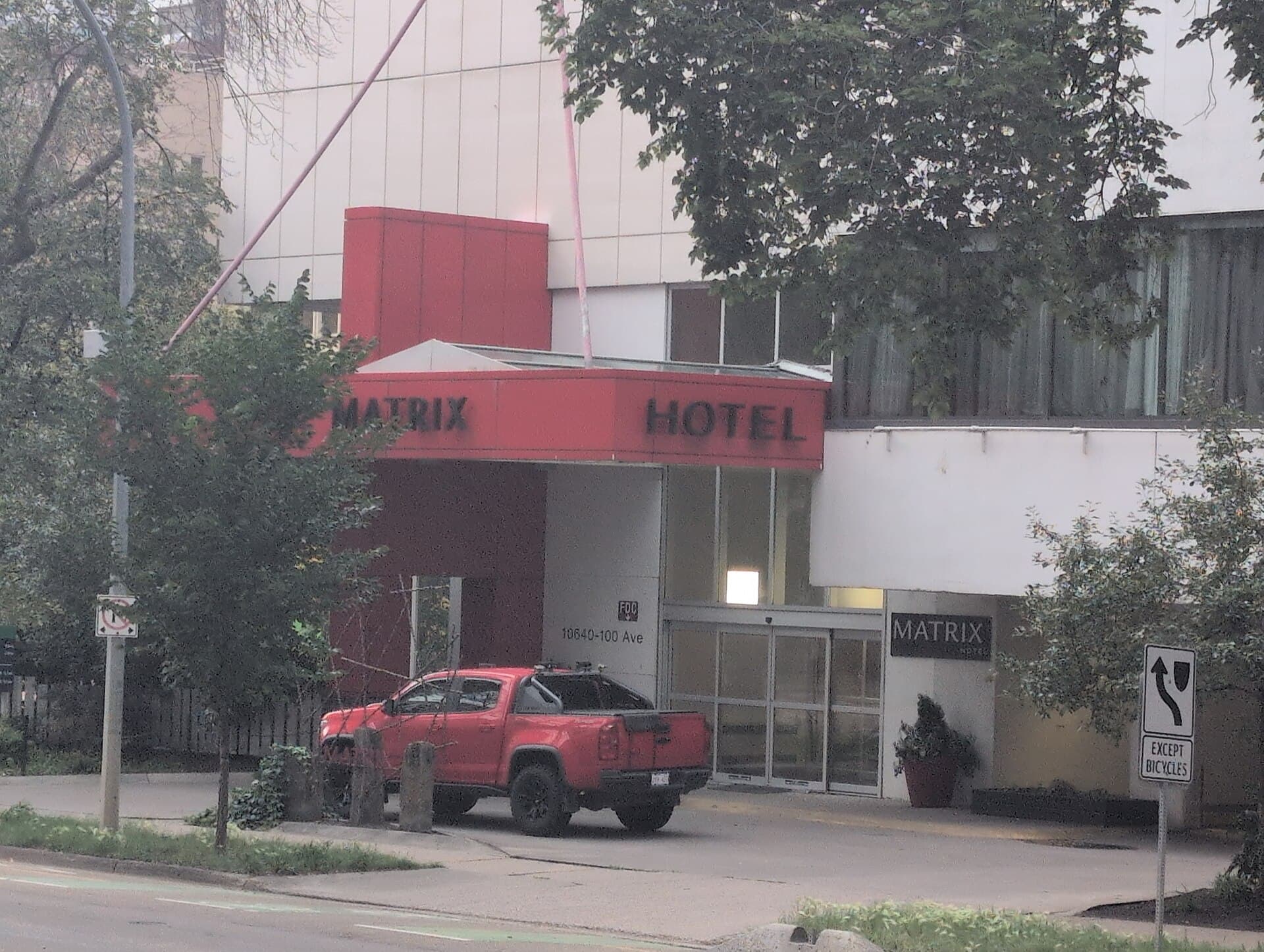 Matrix Hotel (via Wikimedia Commons, CC BY-SA 3.0)