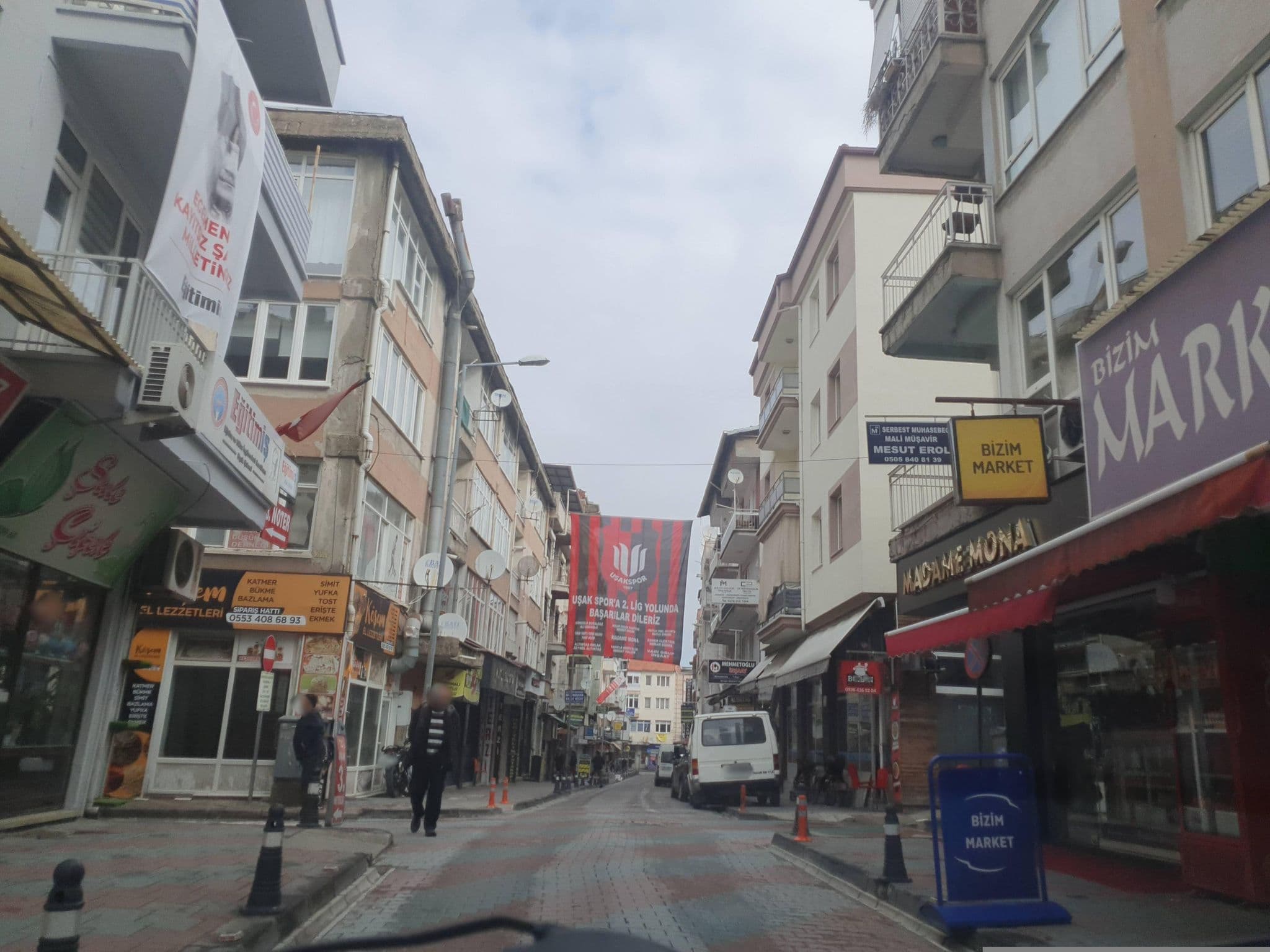 Street view near Kırmızı Beyaz Gayrimenkul & Auto, Uşak — © VoSToK (CC BY-SA · Mapillary)