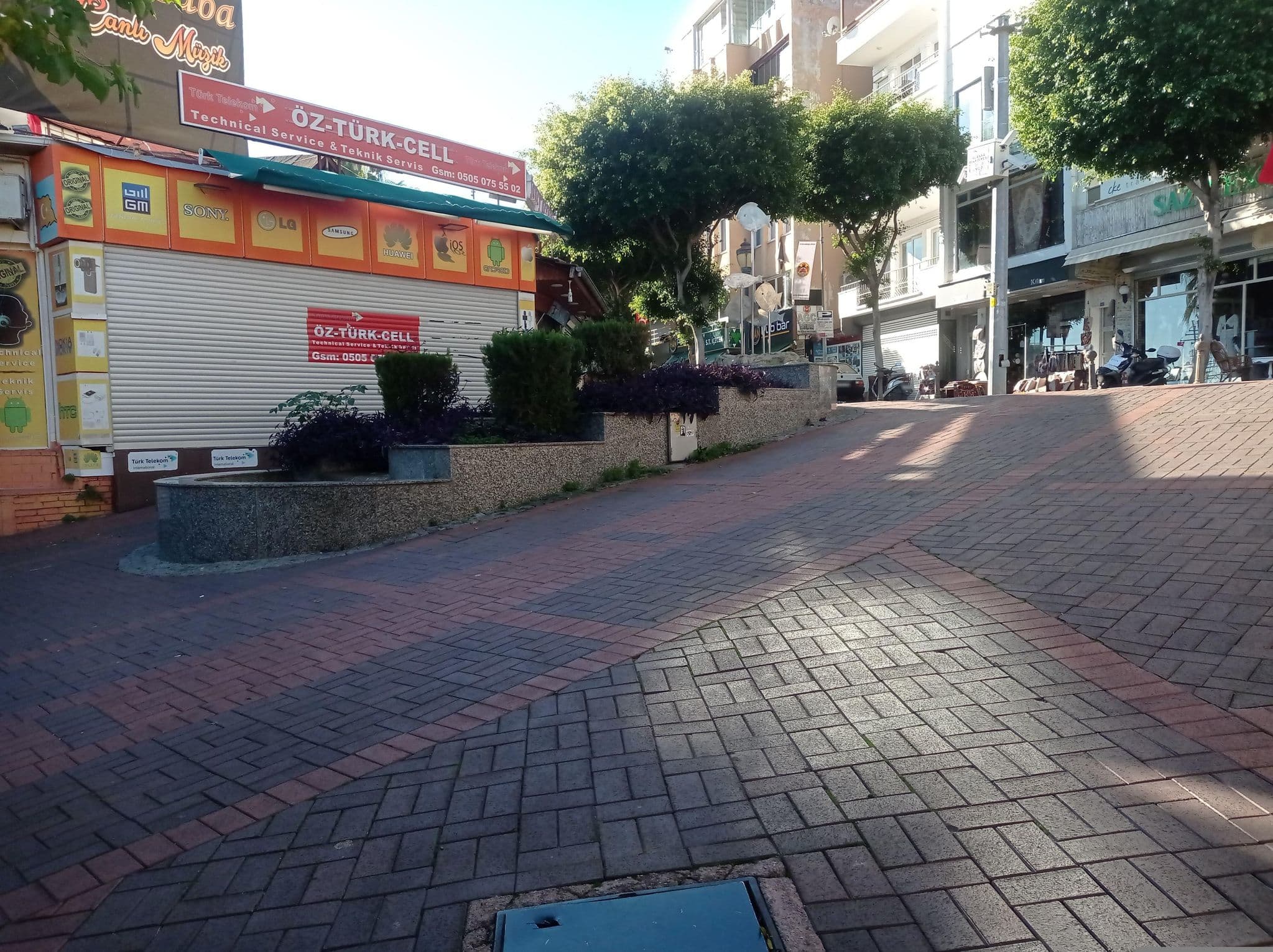 Street view near Temiz Otel, Alanya — © shoorick (CC BY-SA · Mapillary)