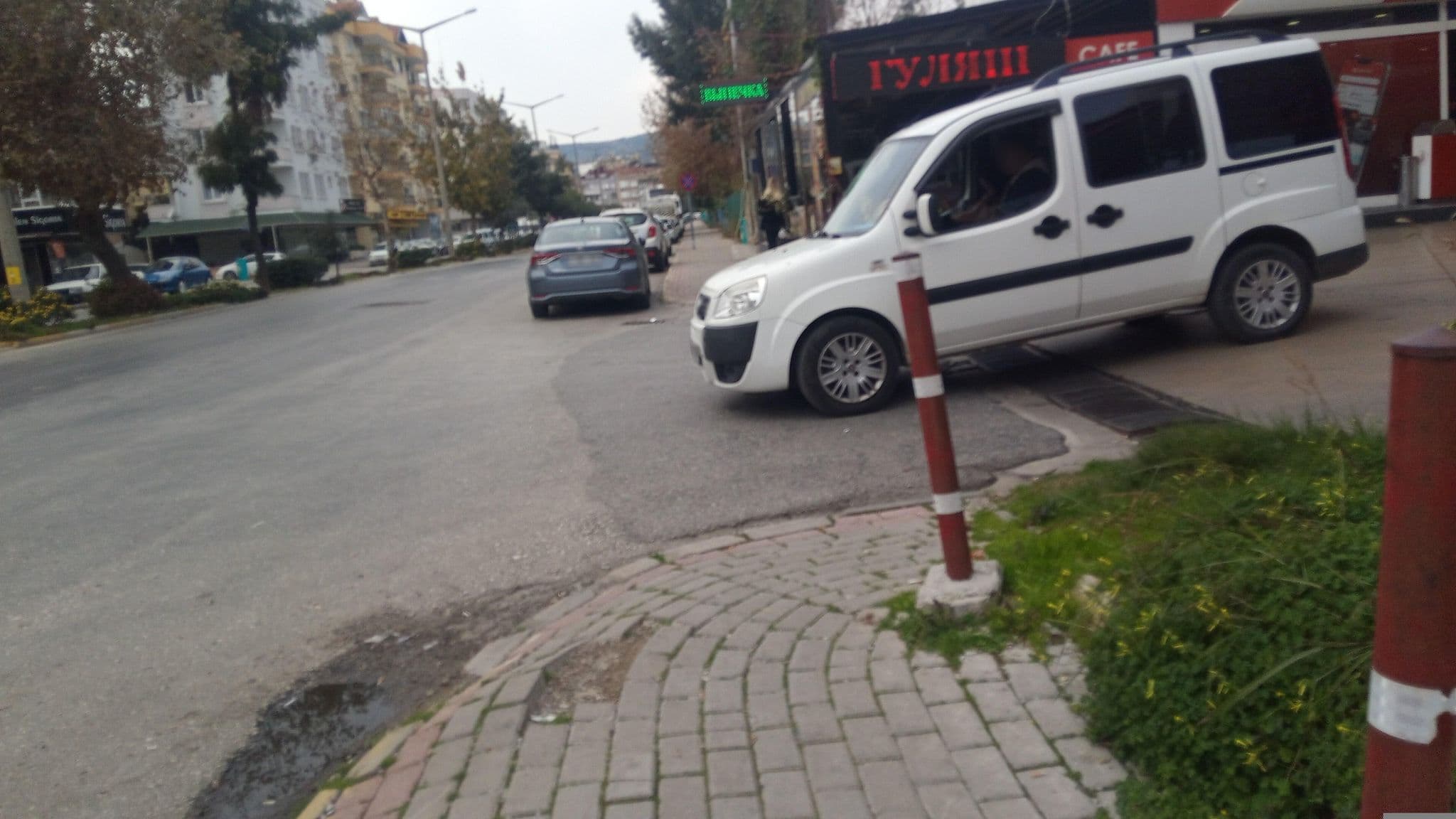 Street view near Taç Otel, Hacımehmetli — © shoorick (CC BY-SA · Mapillary)