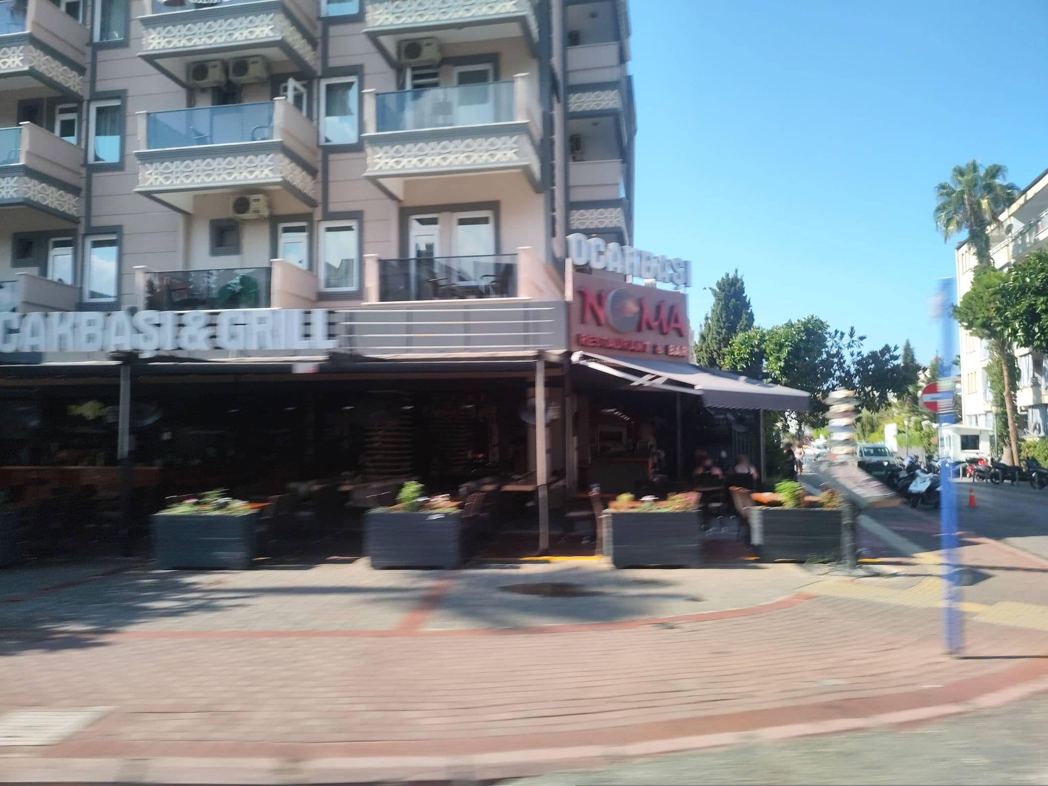Street view near Arslan Hotel, Alanya — © ldenisn (CC BY-SA · Mapillary)