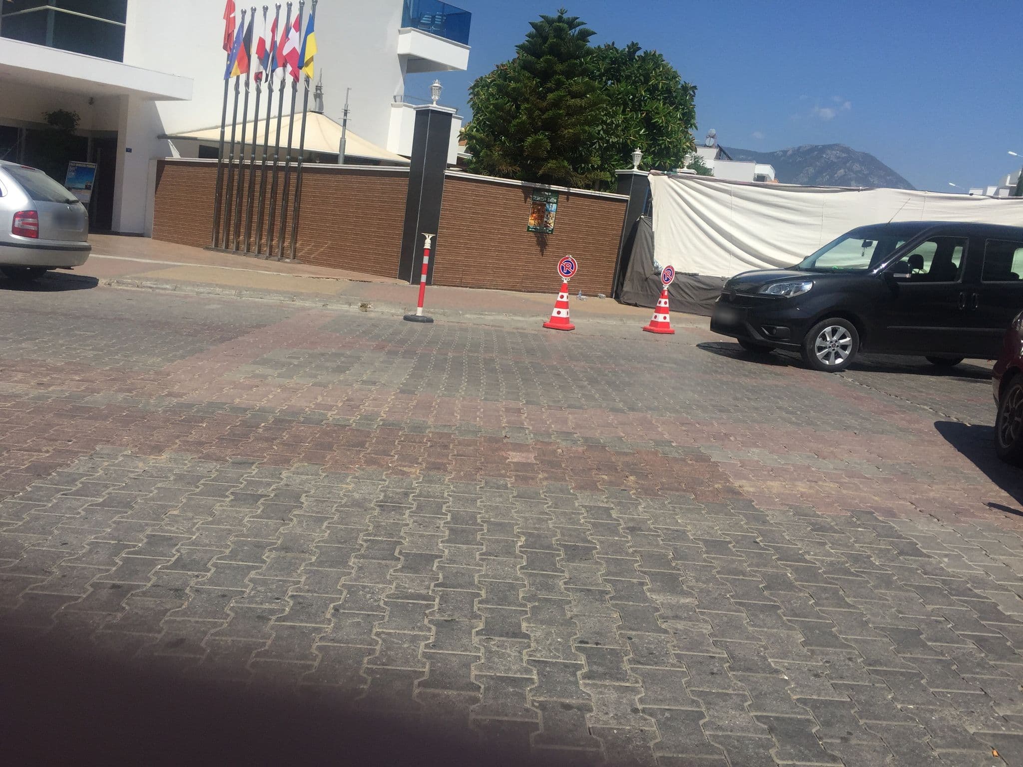 Street view near Blue Wave Suite Hotel, Tosmur — © olemh (CC BY-SA · Mapillary)