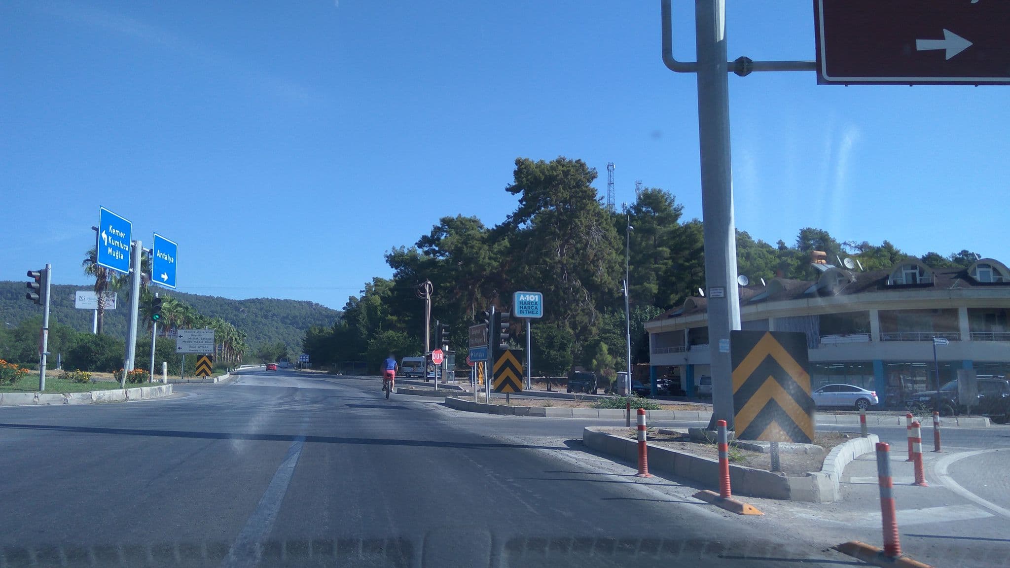 Street view near Queen's Park Resort, Göynük — © nediyem (CC BY-SA · Mapillary)