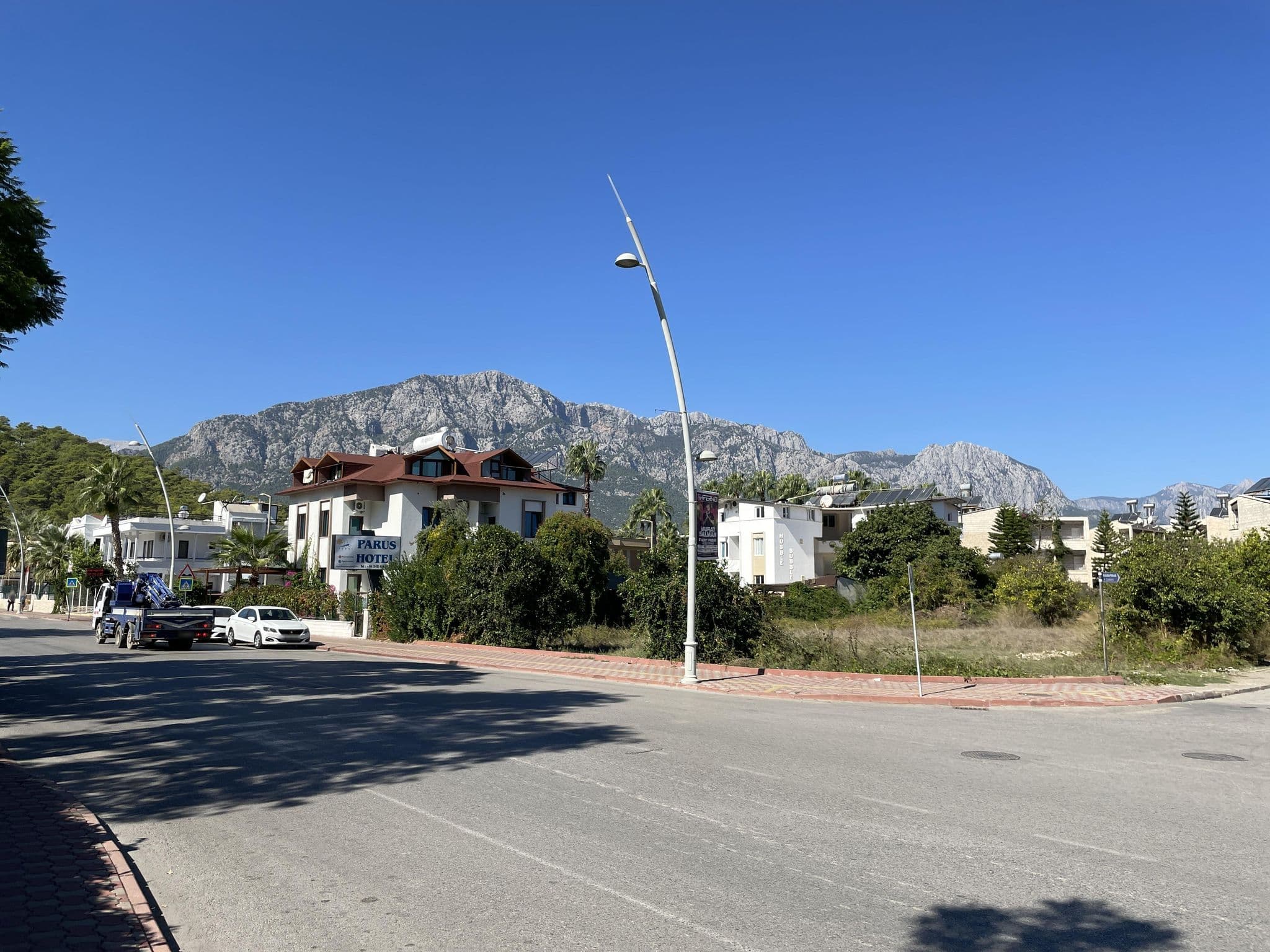 Street view near Savrose Hotel, Kemer — © batyrmastyr (CC BY-SA · Mapillary)