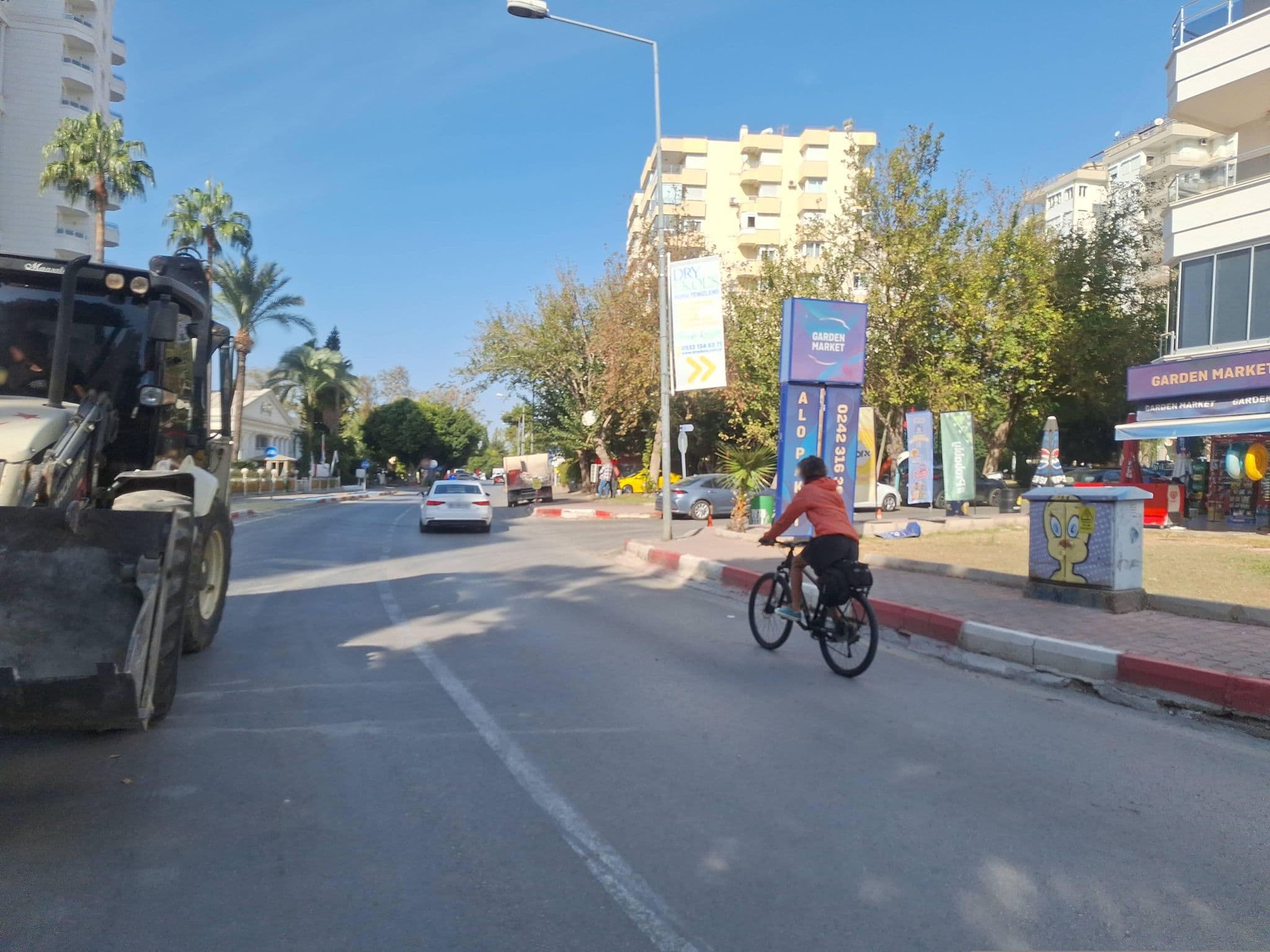 Street view near Antalya Hotel SPA, Muratpaşa — © Guria (CC BY-SA · Mapillary)