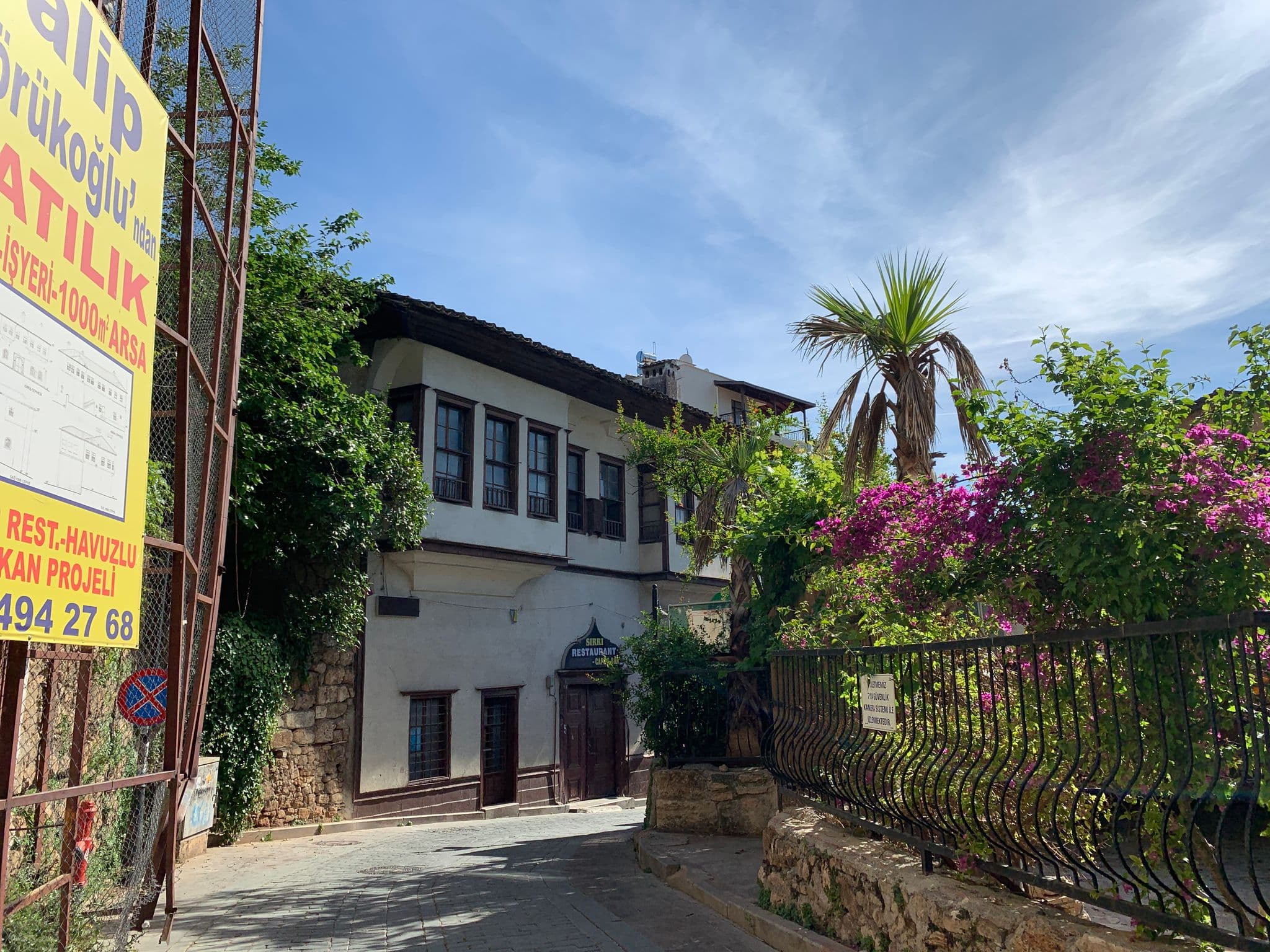 Street view near Deja Vu Boutique Hotel, Antalya — © empty (CC BY-SA · Mapillary)