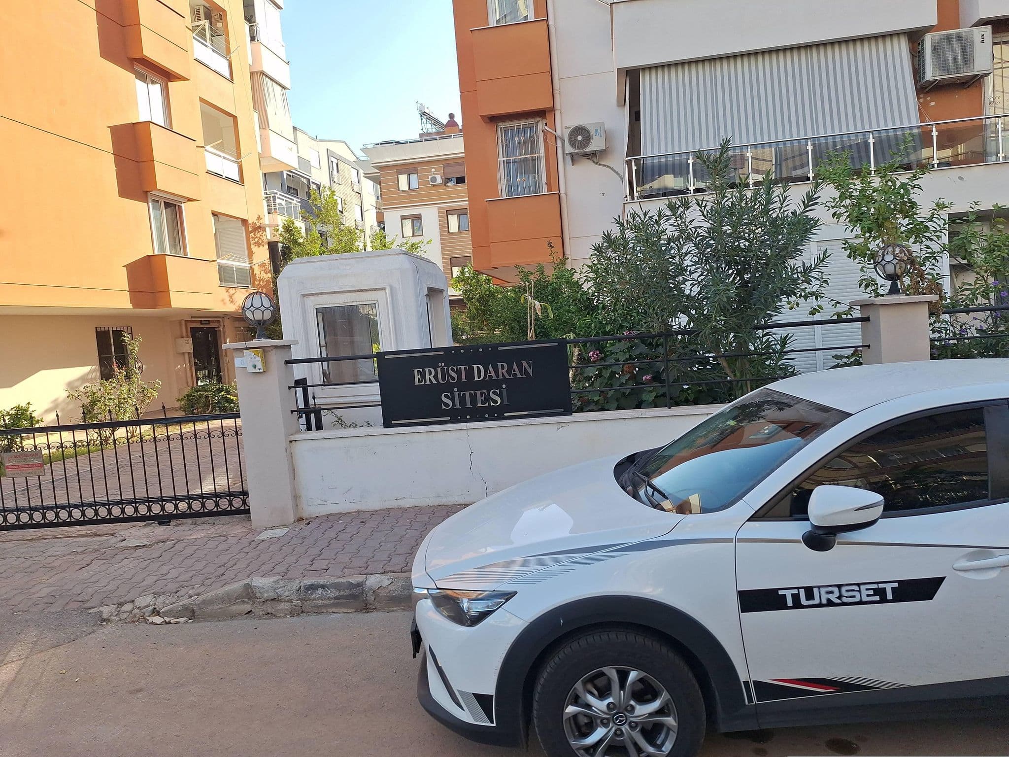 Street view near Daran Hotel, Muratpaşa — © Guria (CC BY-SA · Mapillary)