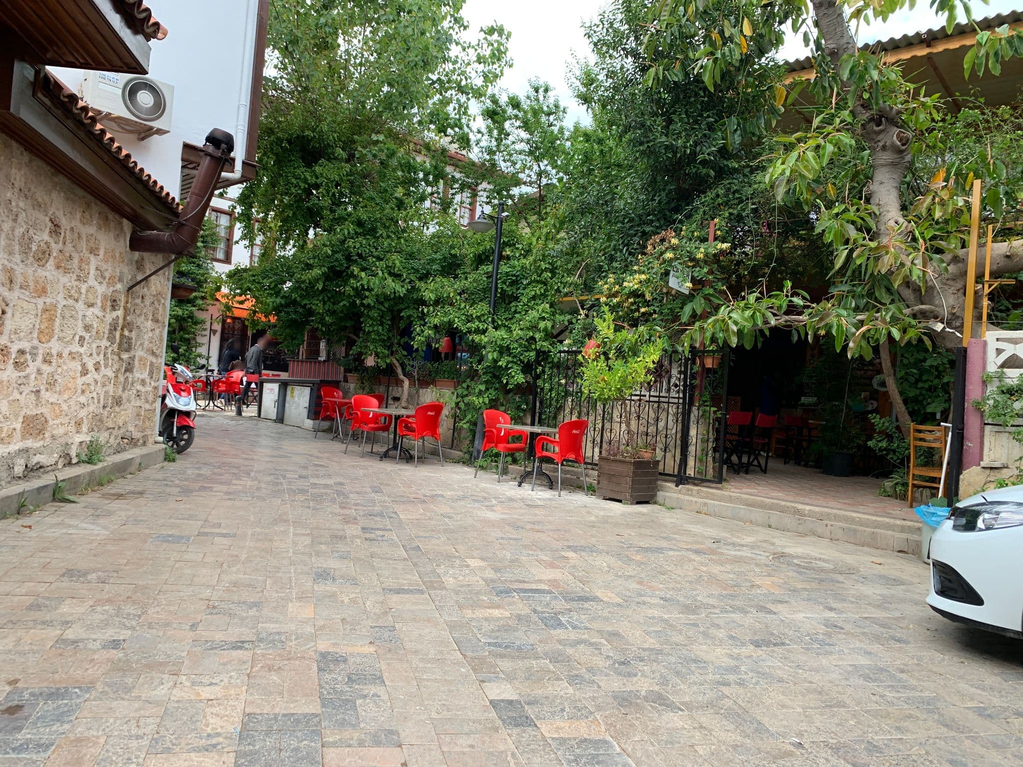 Street view near Lazer Pansiyon & Cafe, Antalya — © empty (CC BY-SA · Mapillary)