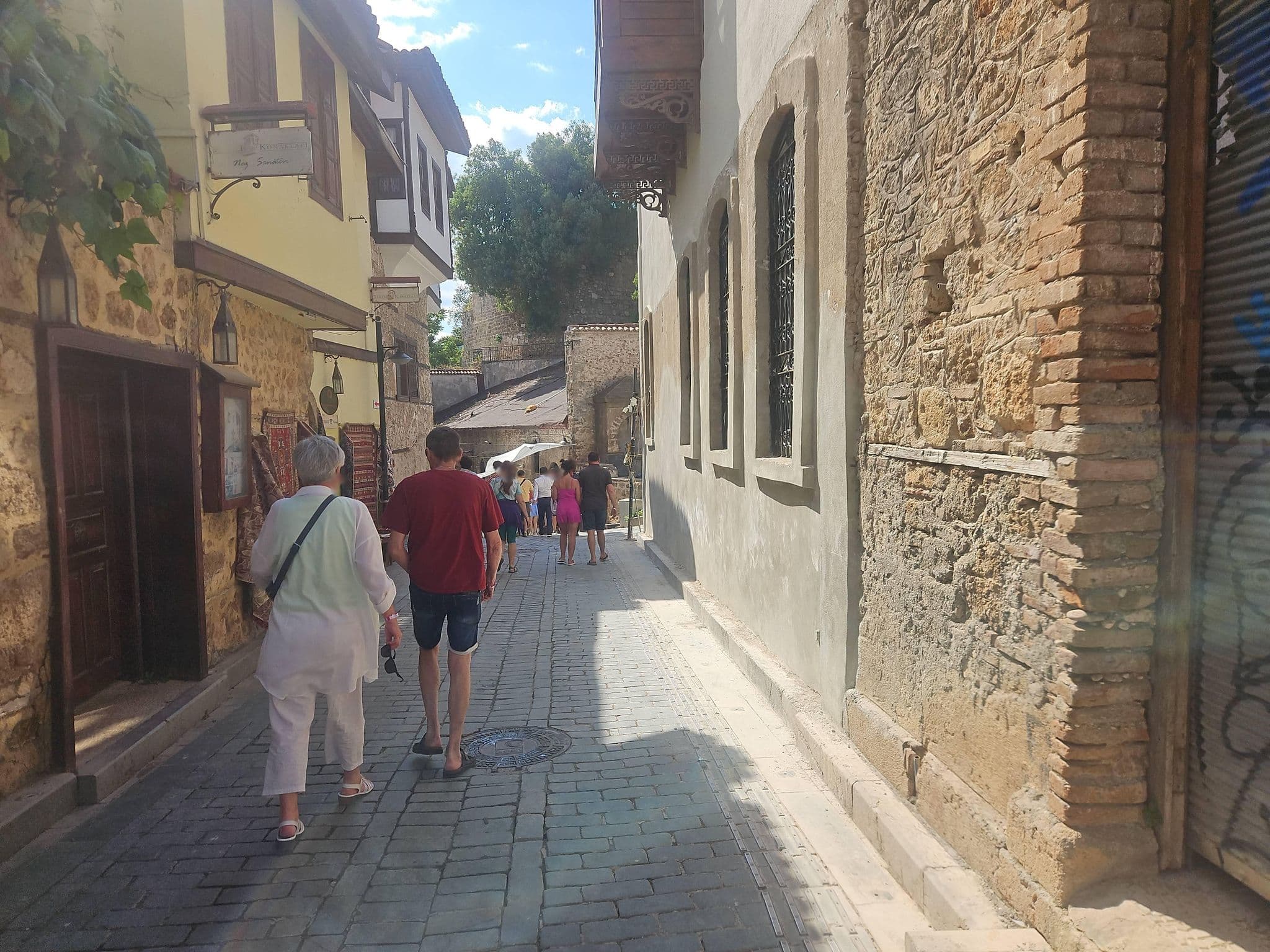 Street view near Tekeli Konakları, Antalya — © ursus (CC BY-SA · Mapillary)