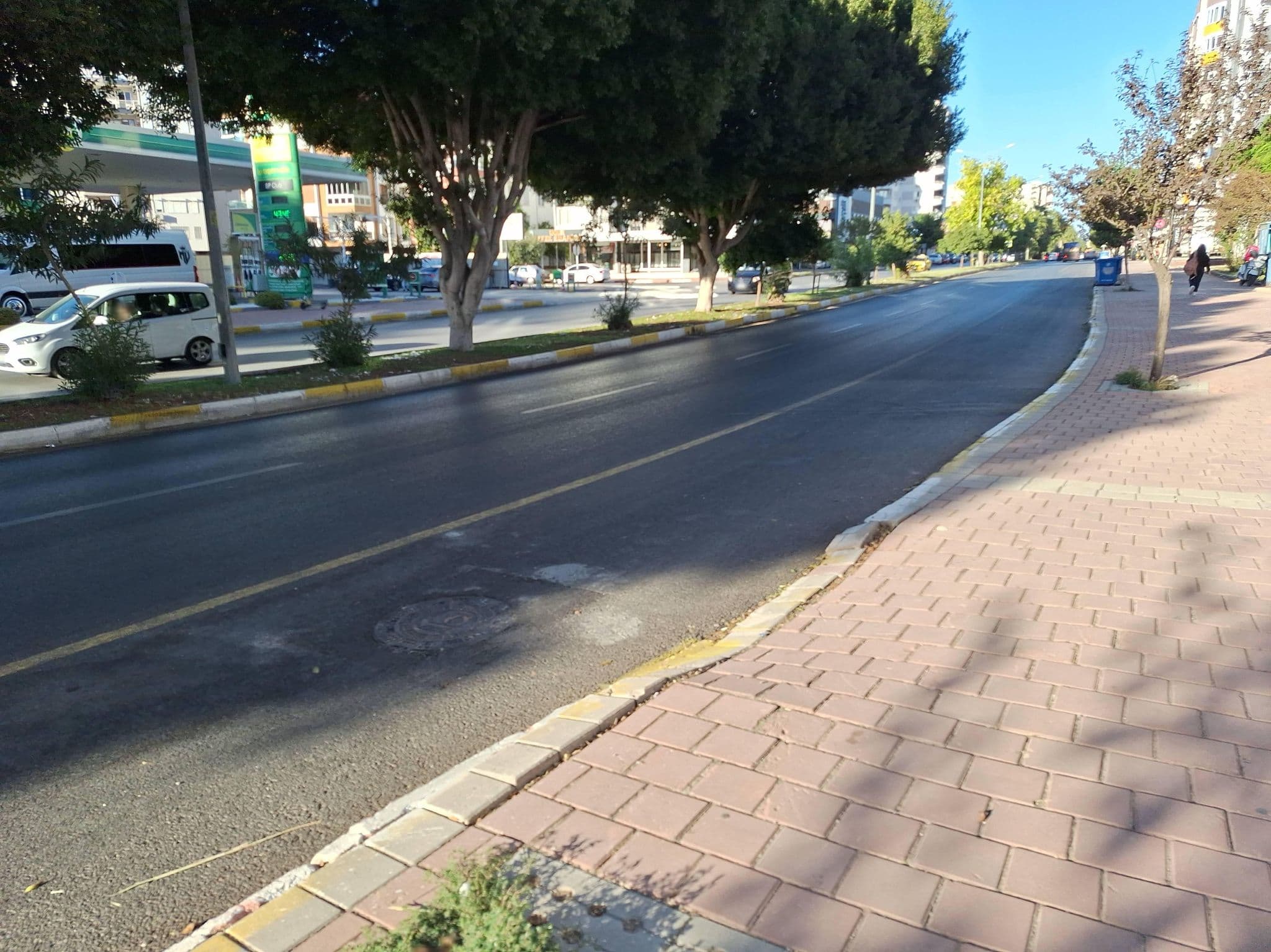 Street view near Gür Diva Hotels & Resorts, Muratpaşa — © Guria (CC BY-SA · Mapillary)
