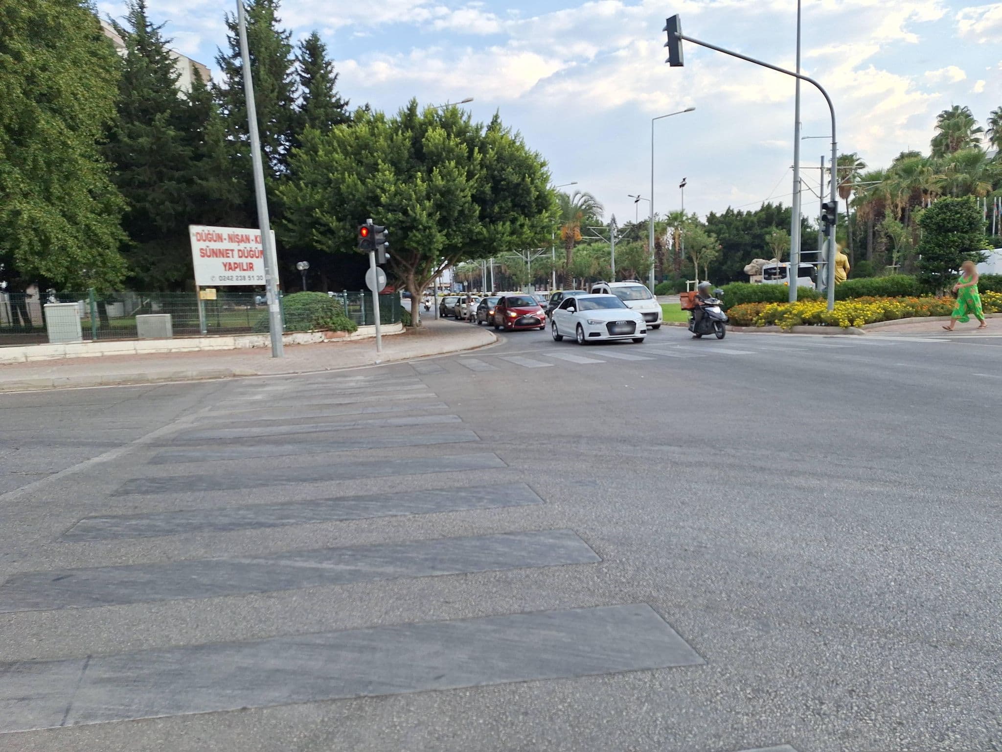 Street view near Sheraton Voyager Antalya Resort & Spa Hotel, Antalya — © Guria (CC BY-SA · Mapillary)