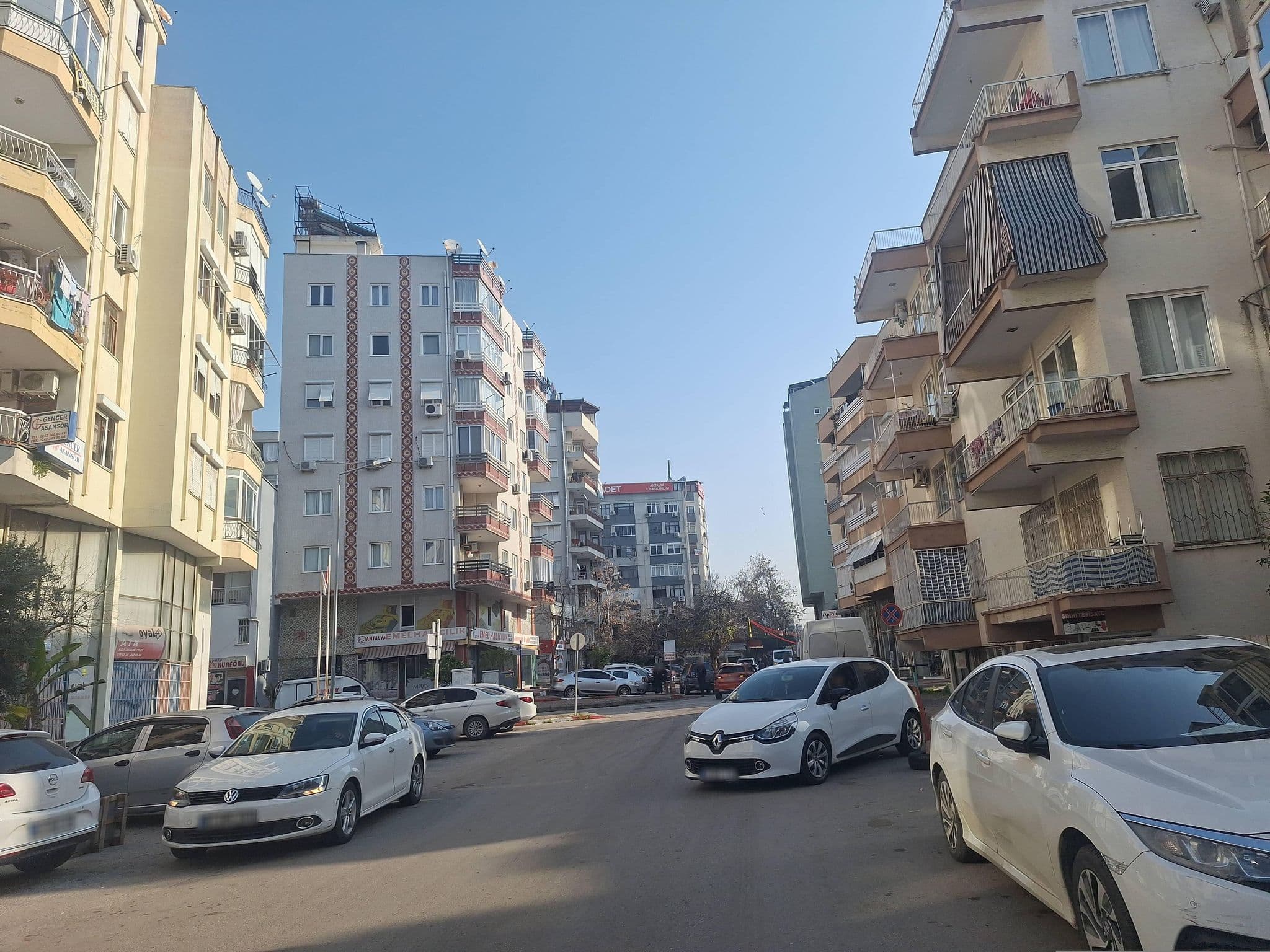 Street view near Gözde Turistik Pansiyon, Antalya — © Guria (CC BY-SA · Mapillary)
