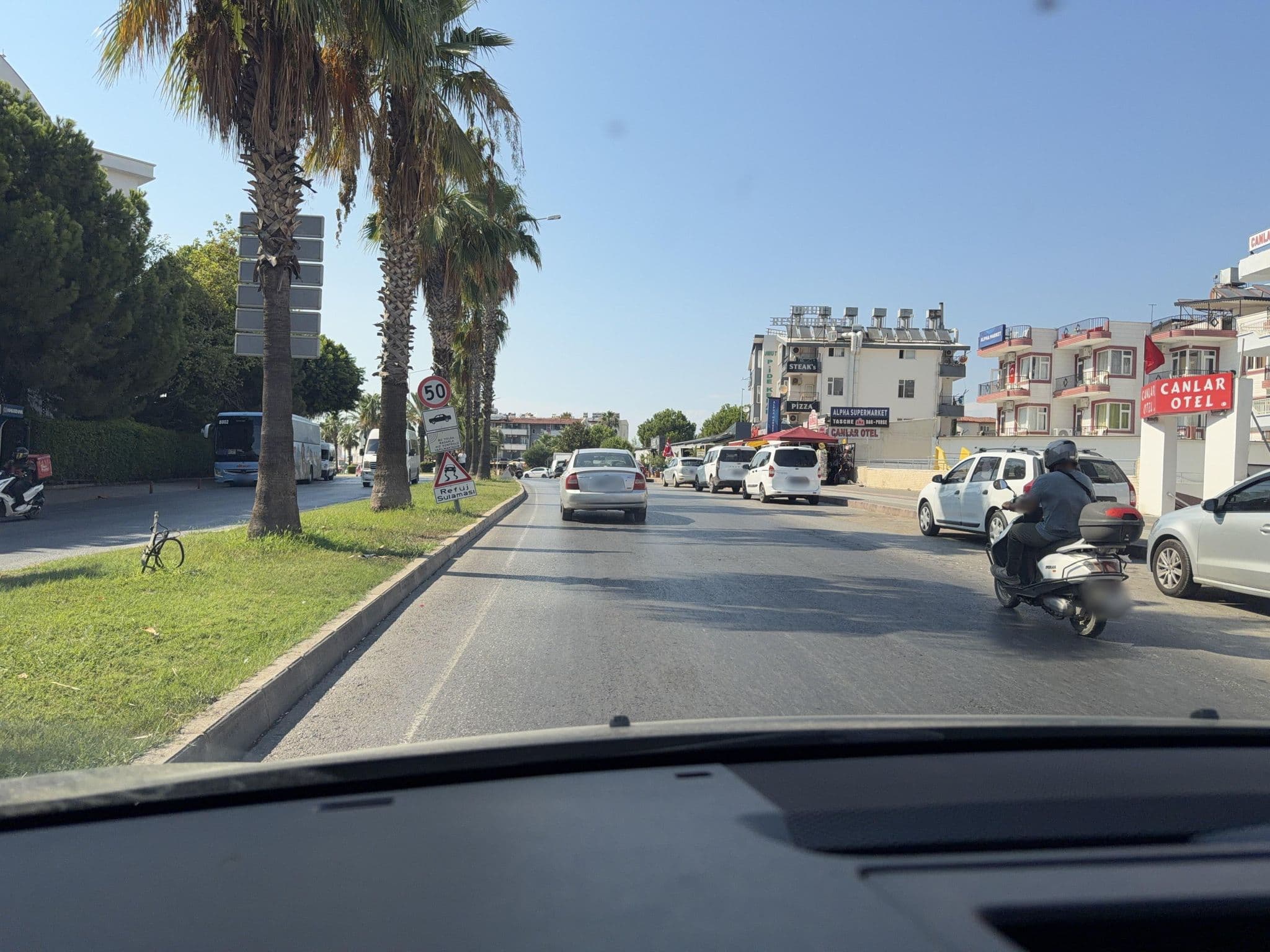 Street view near Canlar Kapadokya Otel, Side — © wasd42 (CC BY-SA · Mapillary)
